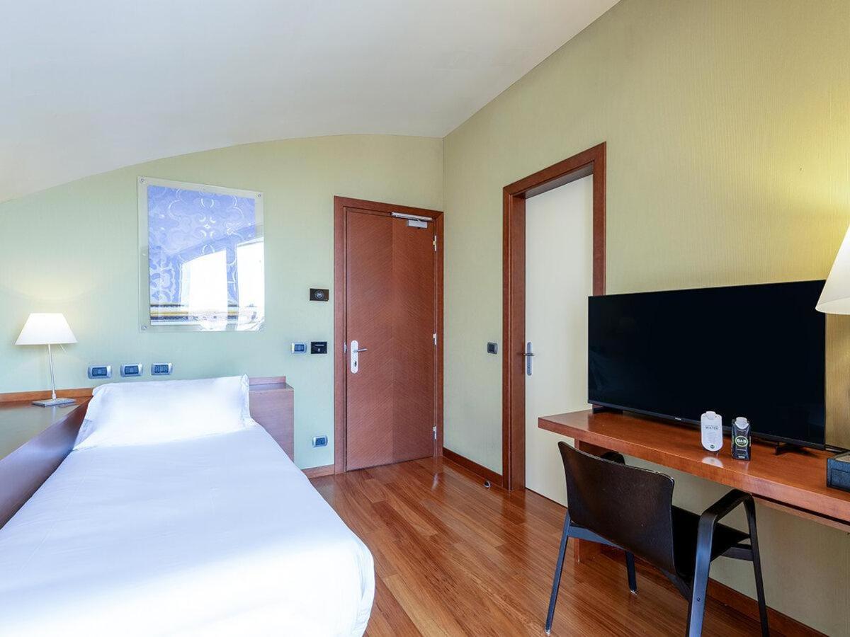 Economy Single Room