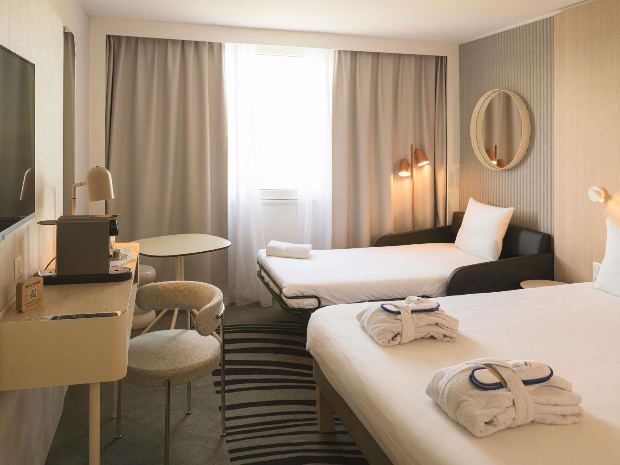 Executive Queen Room Lake Side