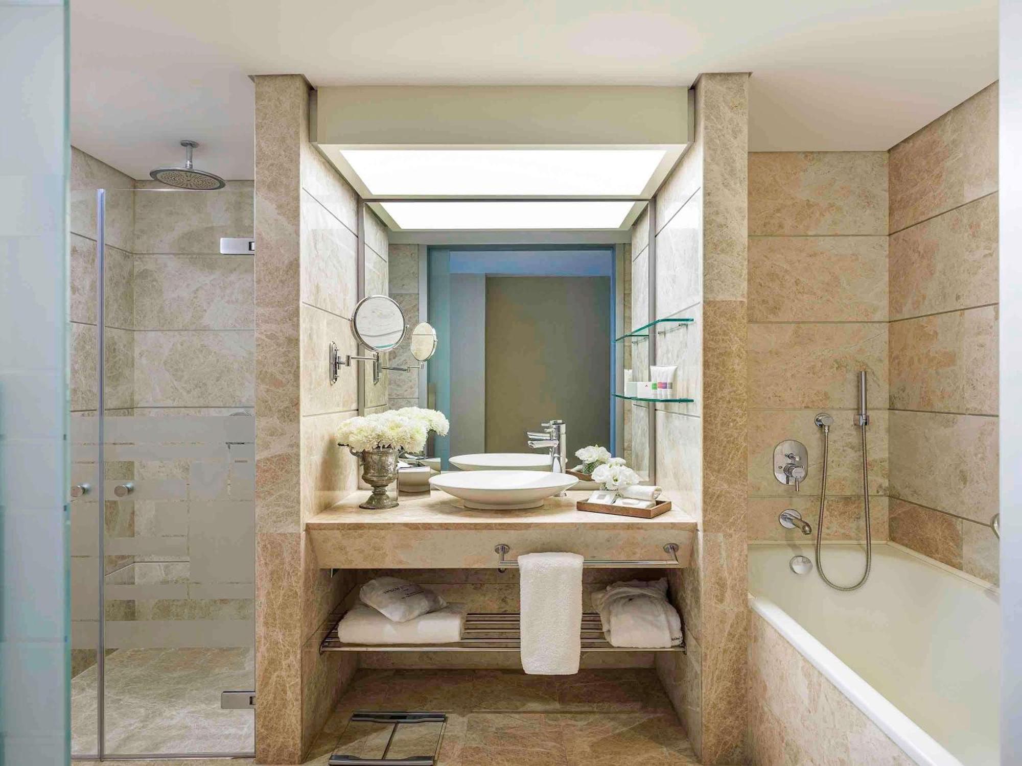 Swiss Advantage Room City King