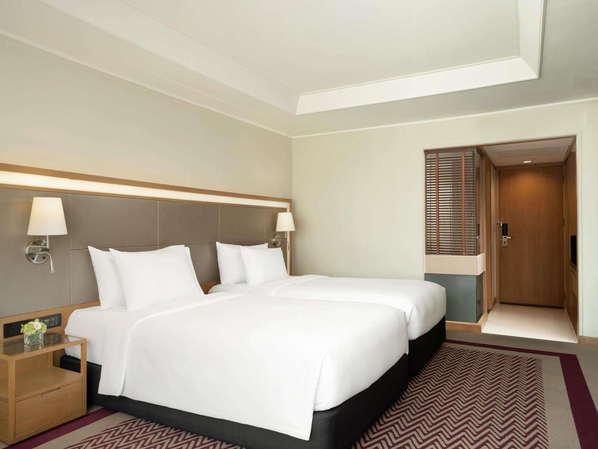 Deluxe Room 2 Twin Beds on Food Soft Beverage