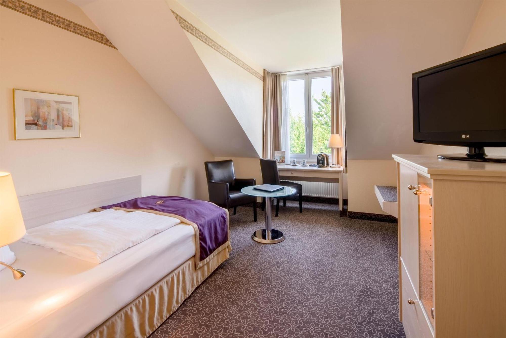 Single Room Single Bed