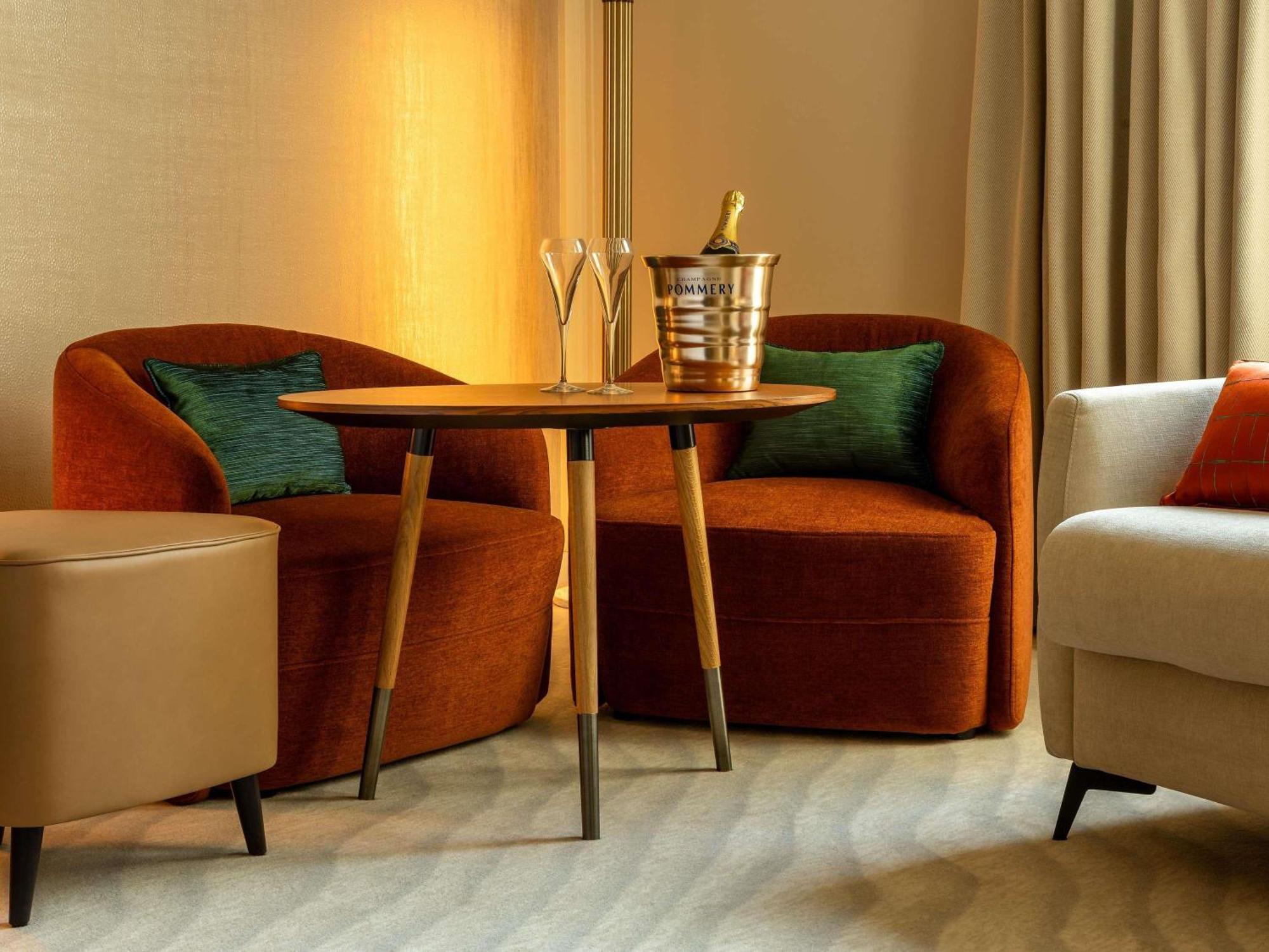 Junior King Suite