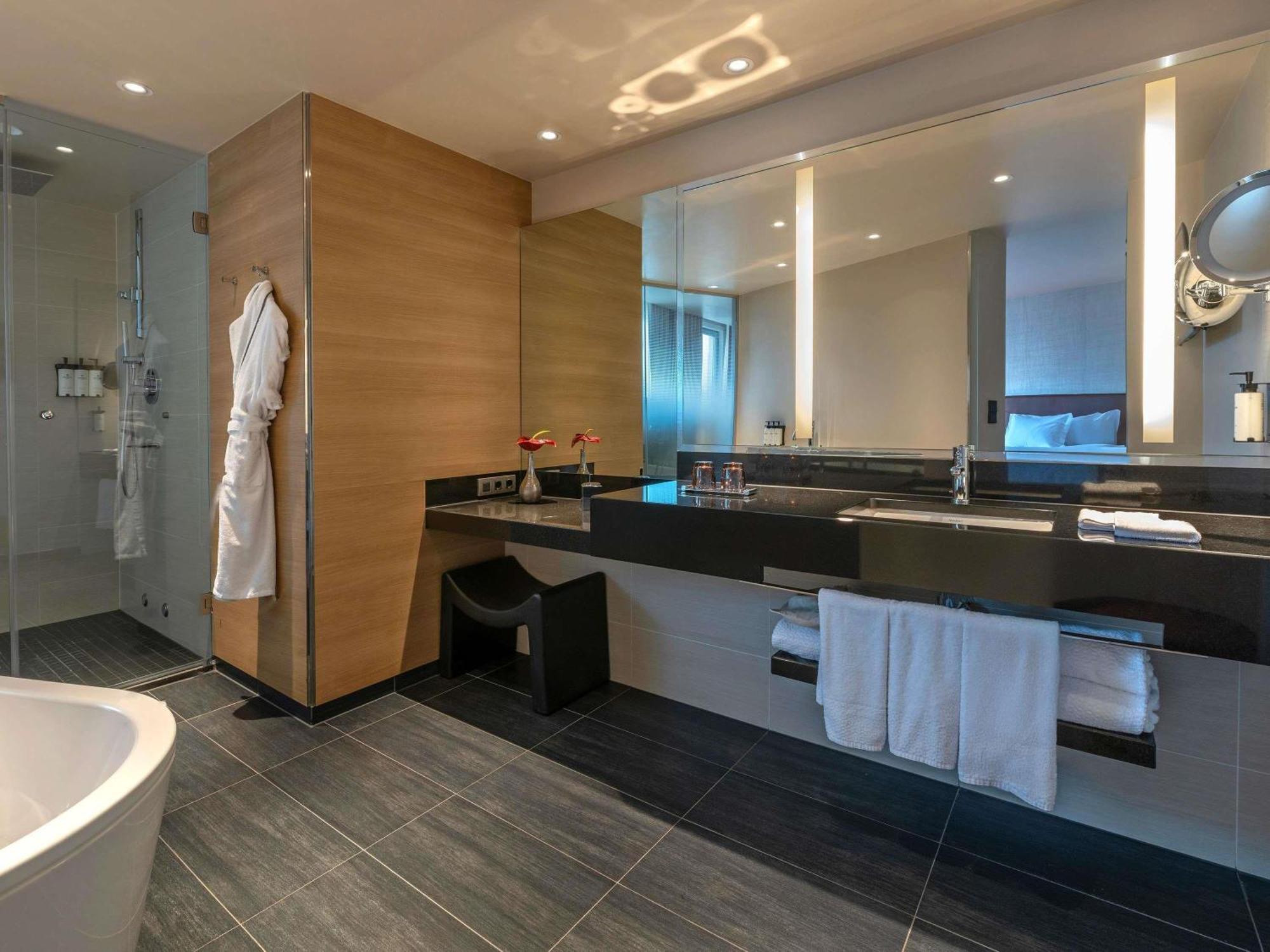 Junior King Suite
