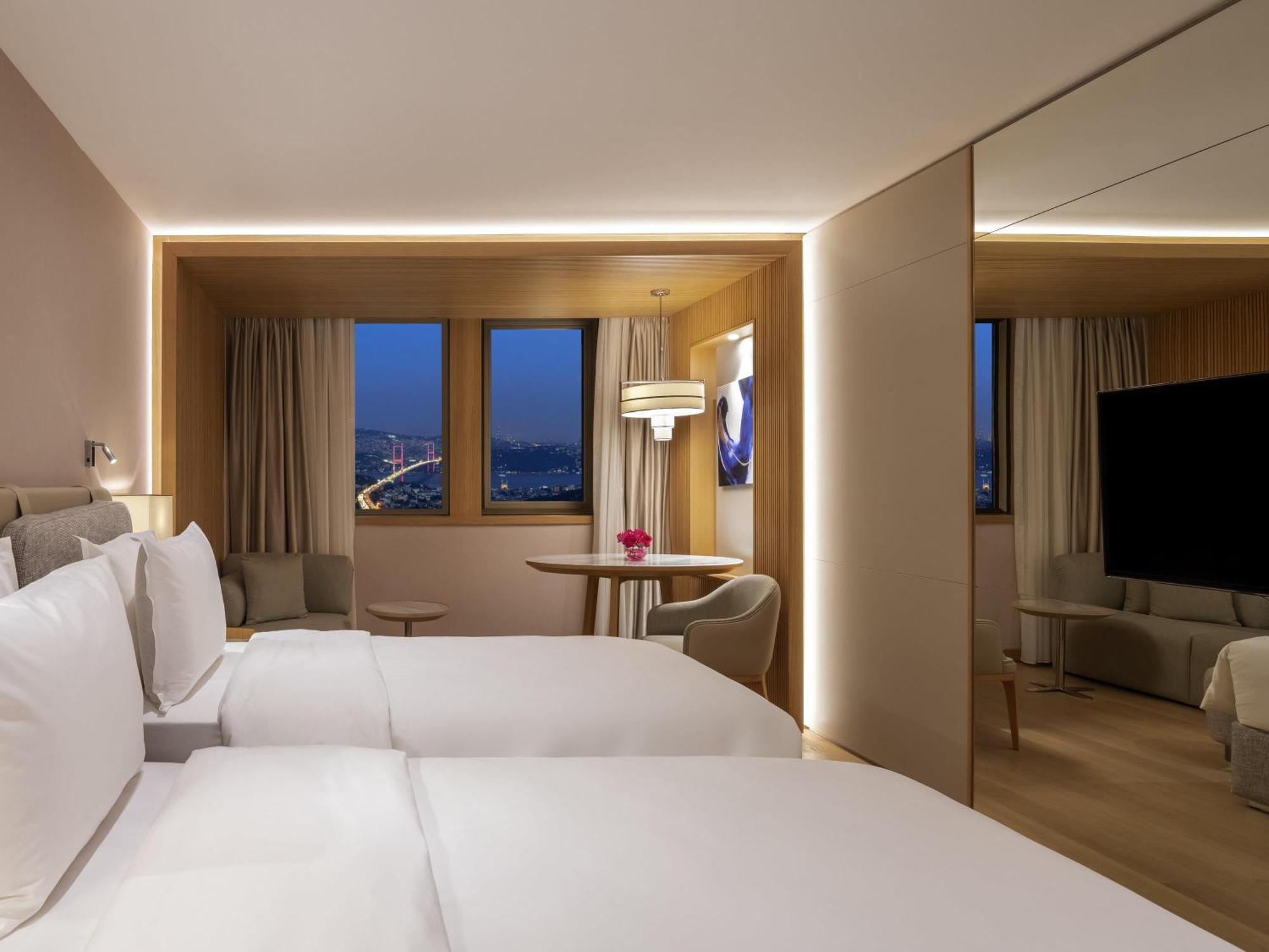 Superior Room City View Twin Bed