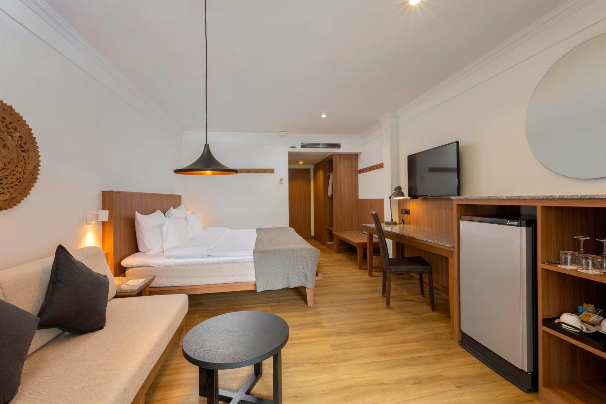Deluxe Double or Twin Room