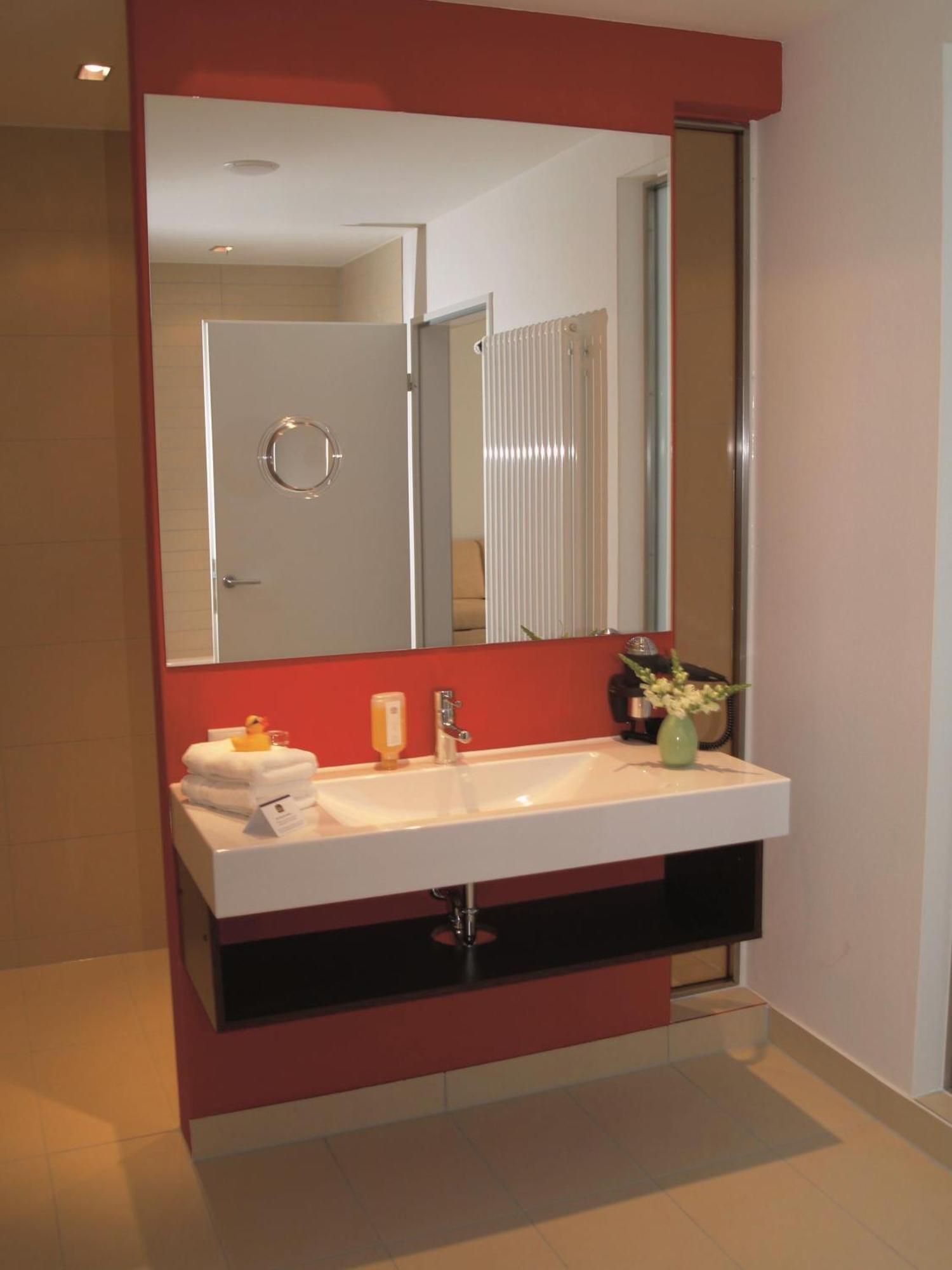Suite Two Single Beds Sofa Bed