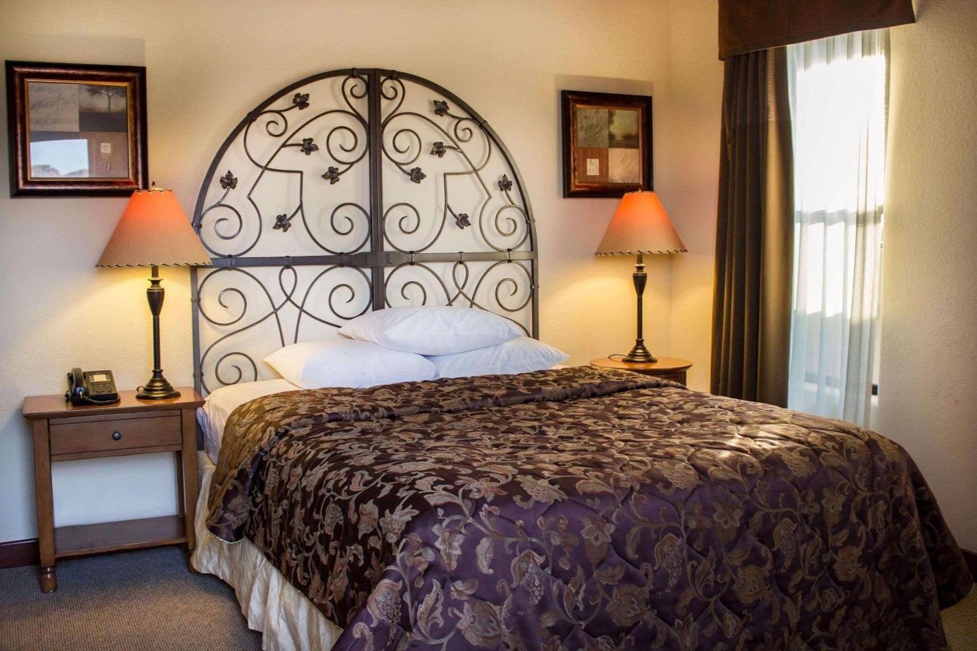 One-Bedroom Junior Suite