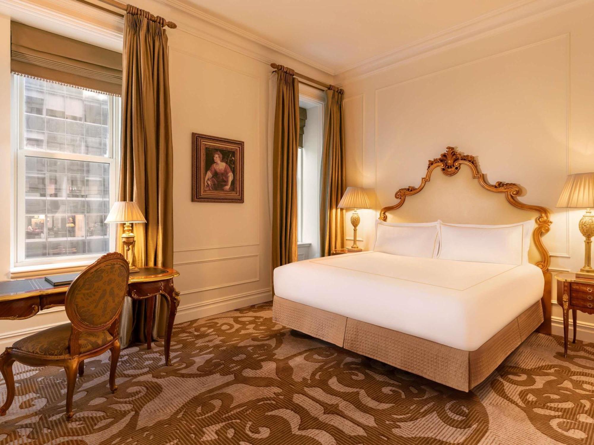 Plaza Room