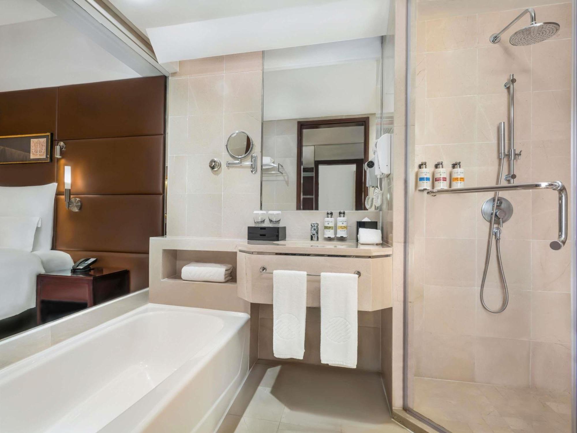Superior Twin Room Courtyard View