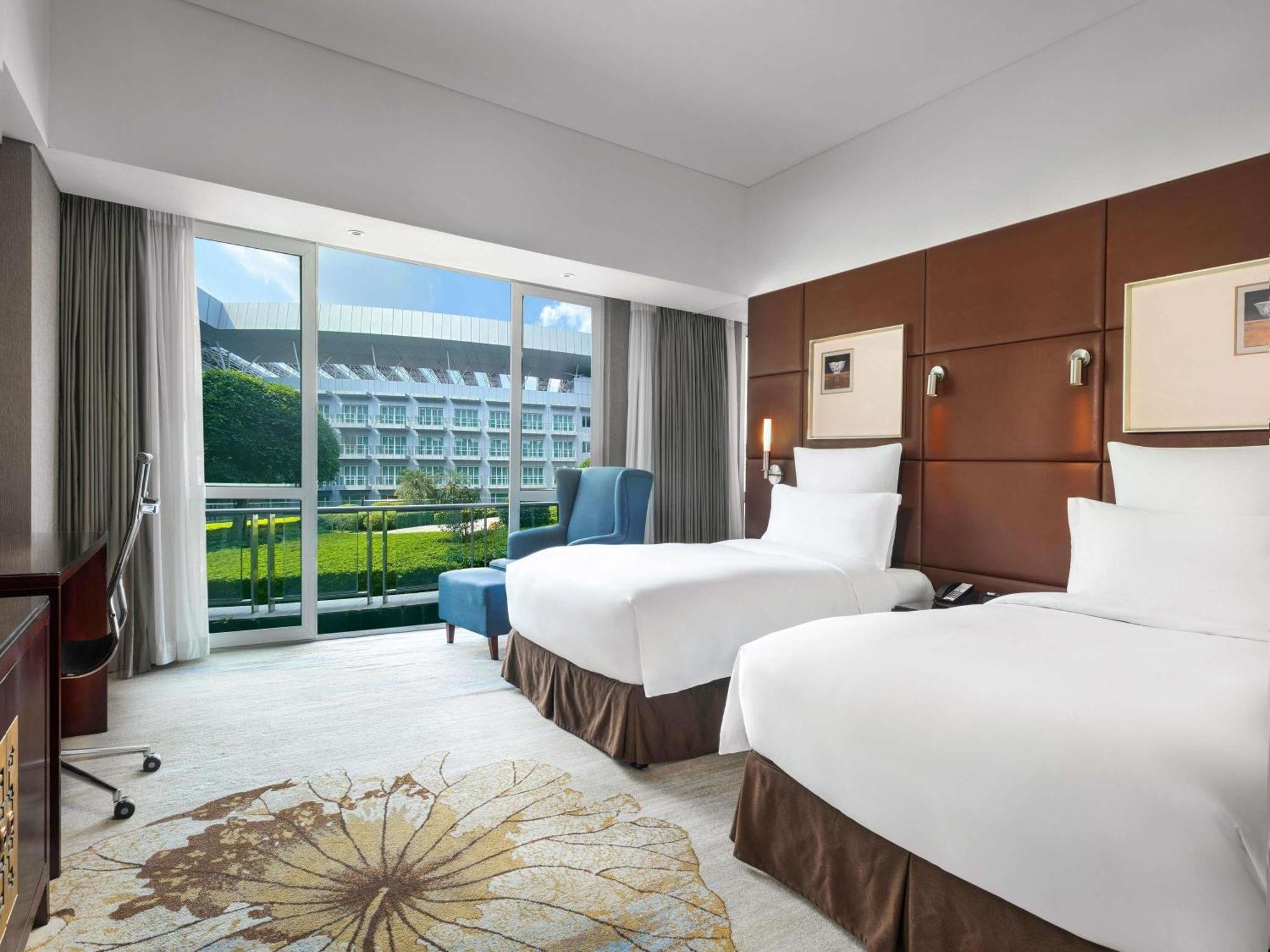 Superior Twin Room Courtyard View