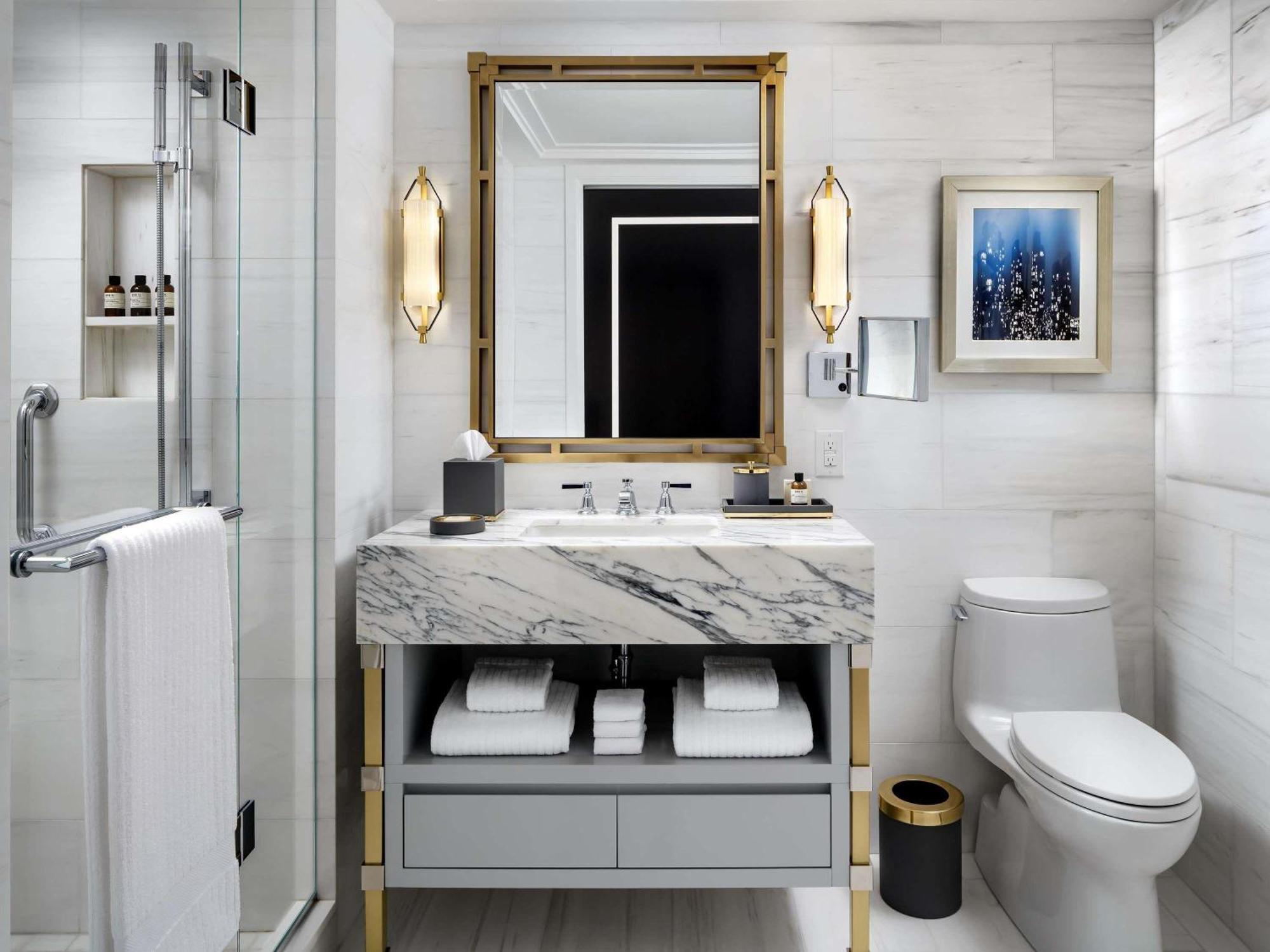 Fairmont Gold King Room
