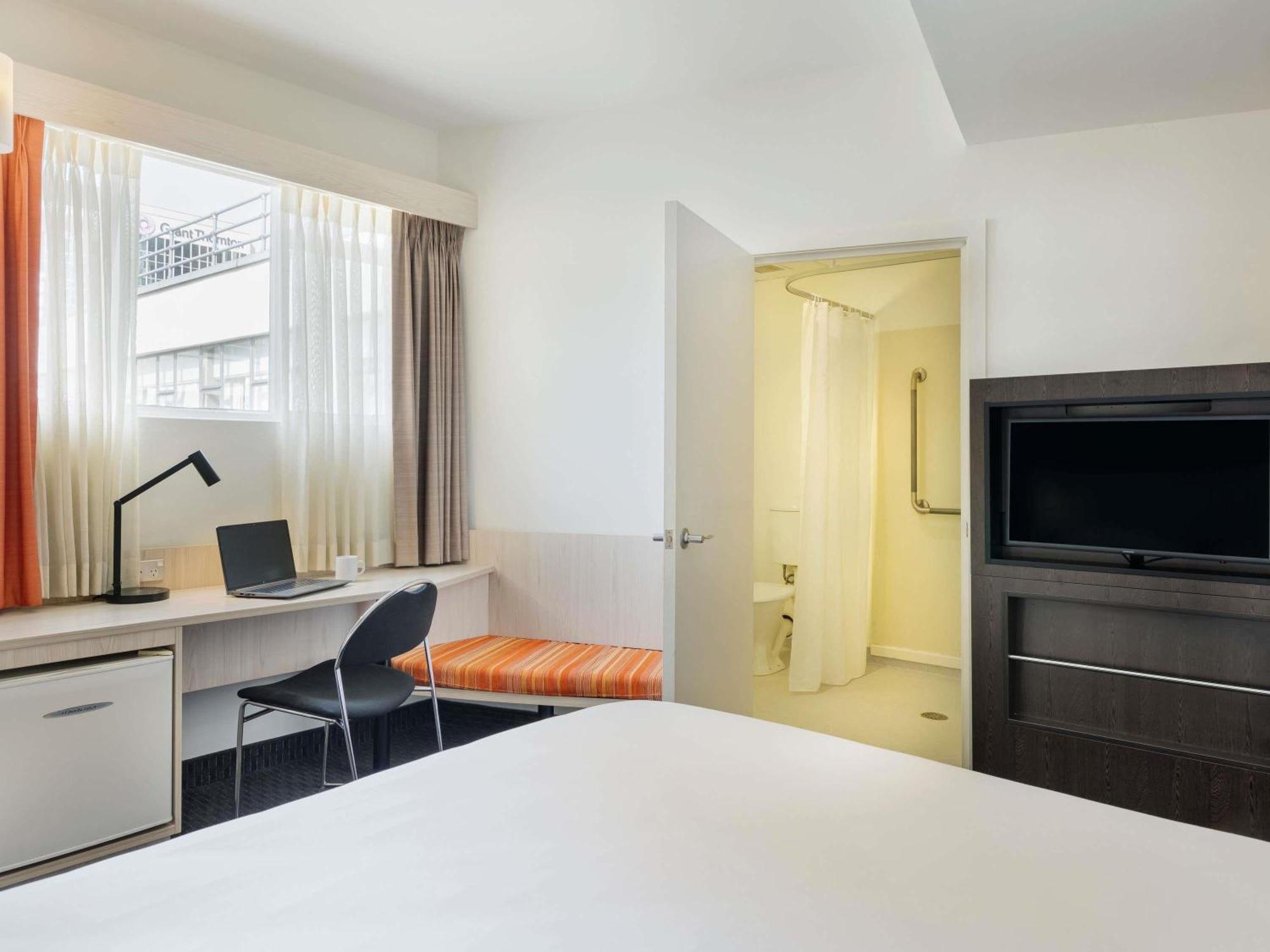 Standard Queen Room Mobility Accessible