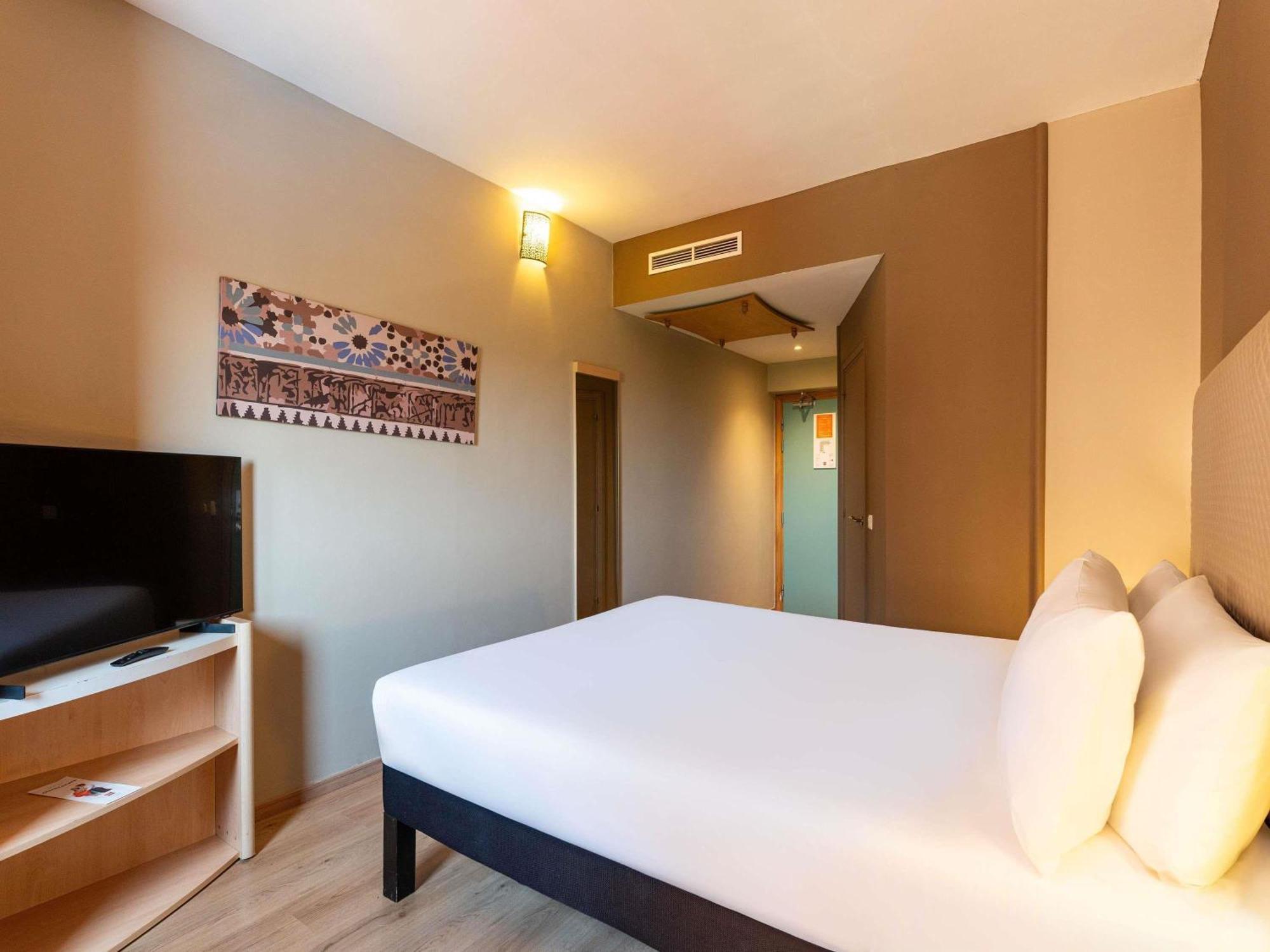 Standard Room 1 Double Bed Mountain View