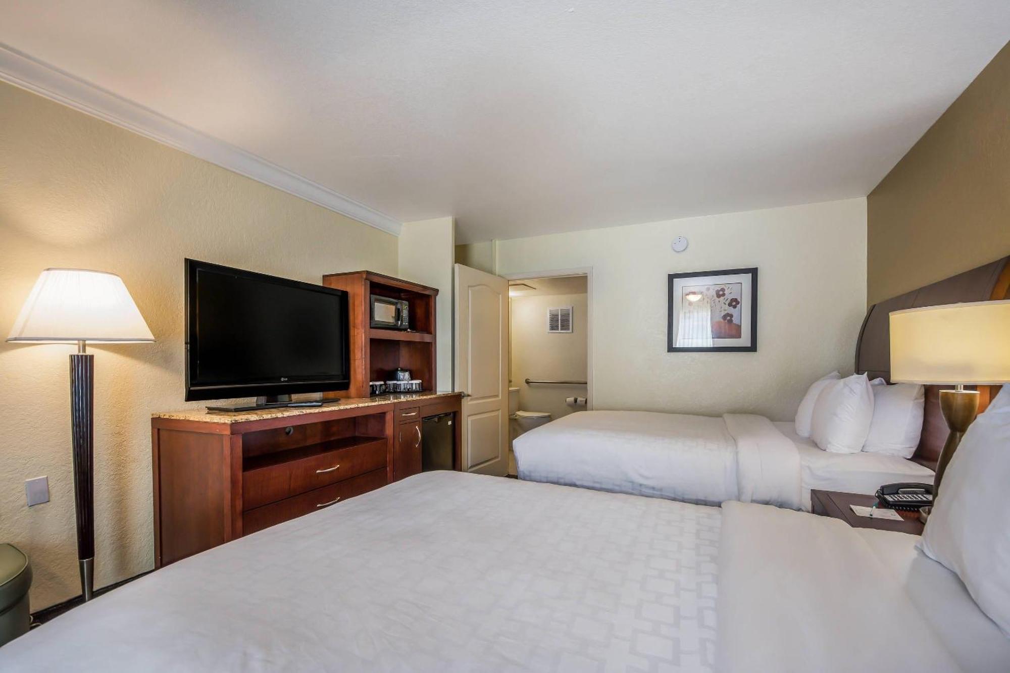 Double Room Two Double Beds Non-Smoking