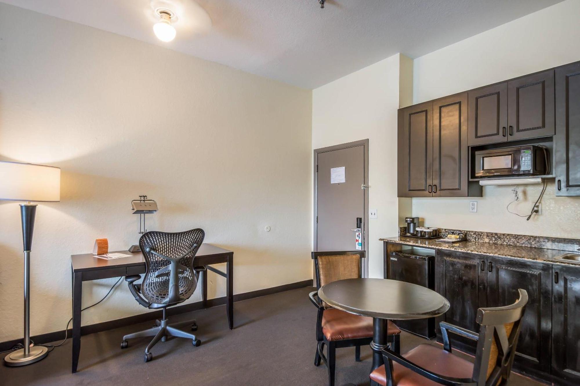 Suite Two Double Beds Non-Smoking or Interior Corridor