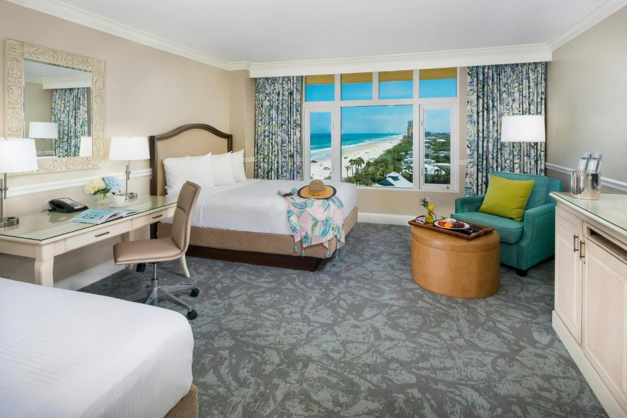 Accessible Queen Guestroom