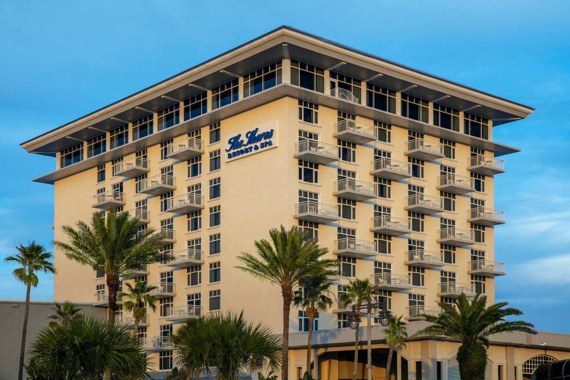 Shores King Balcony