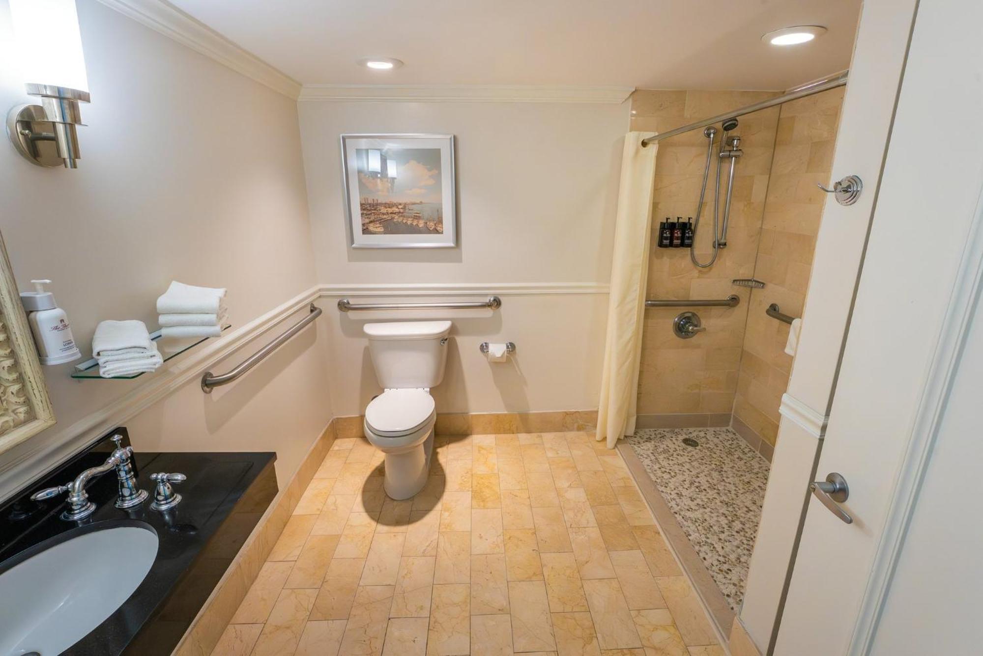 Accessible Queen Guestroom