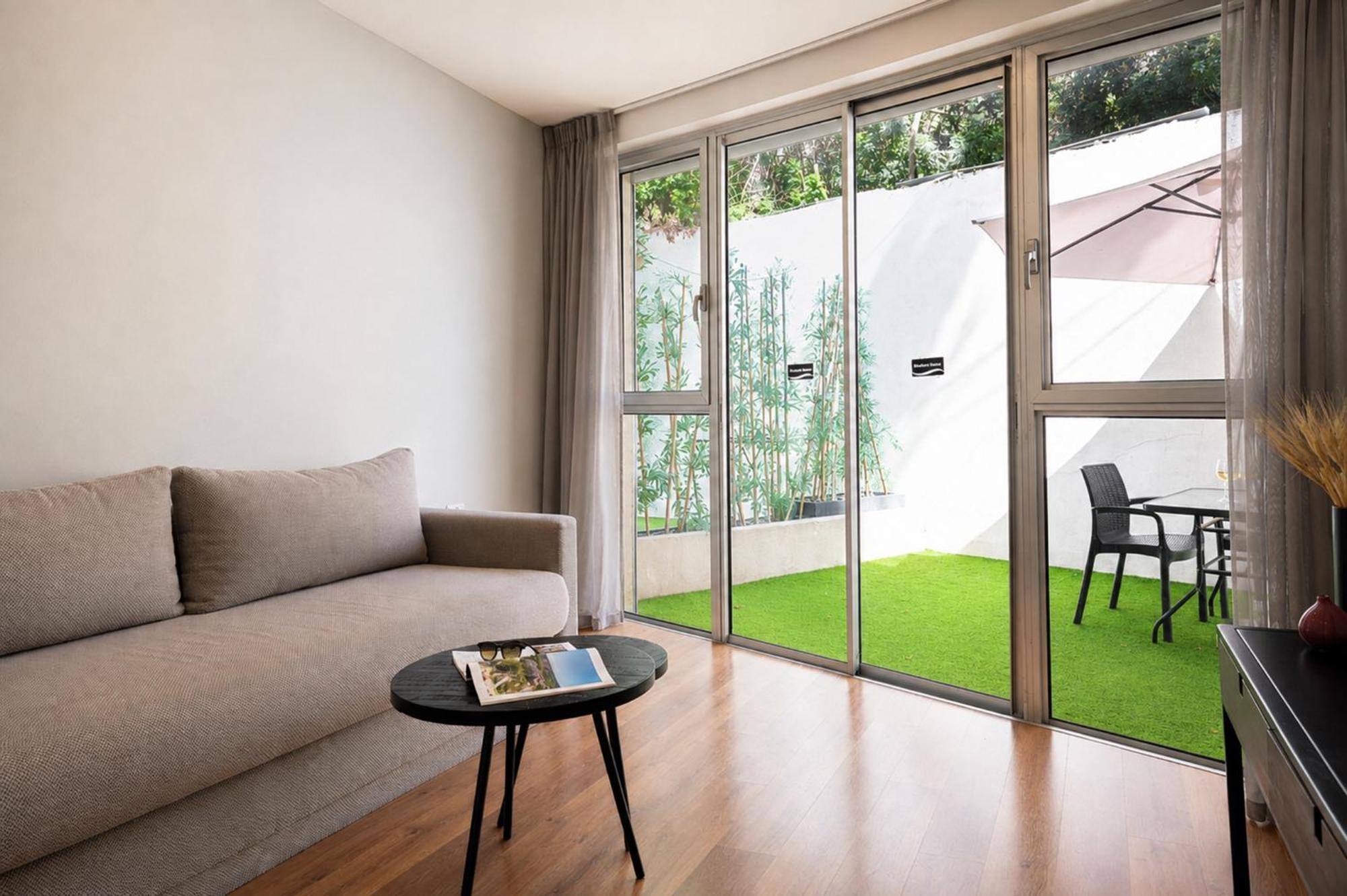 One-Bedroom Apartment Terrace