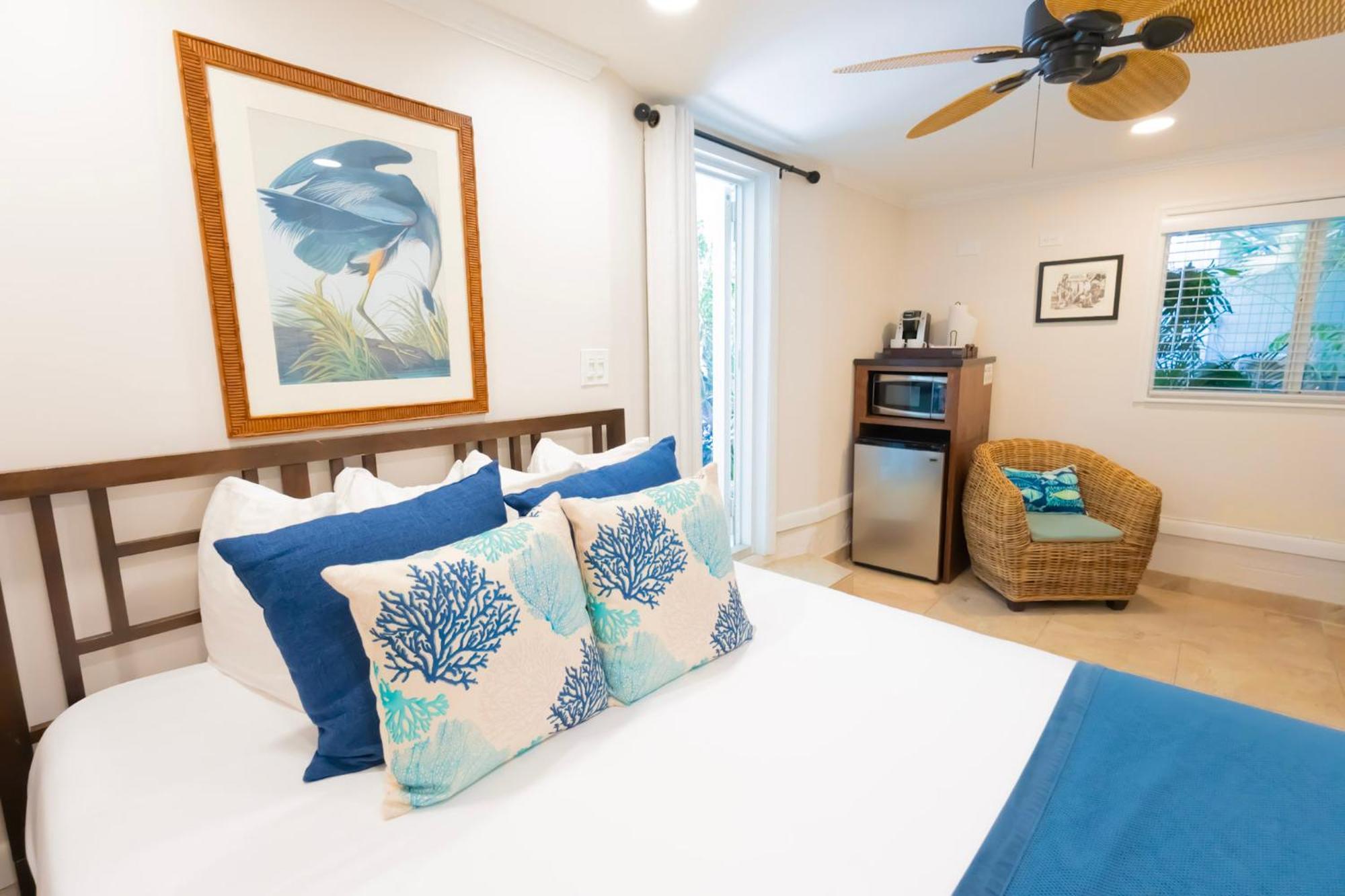 Queen Room Garden View