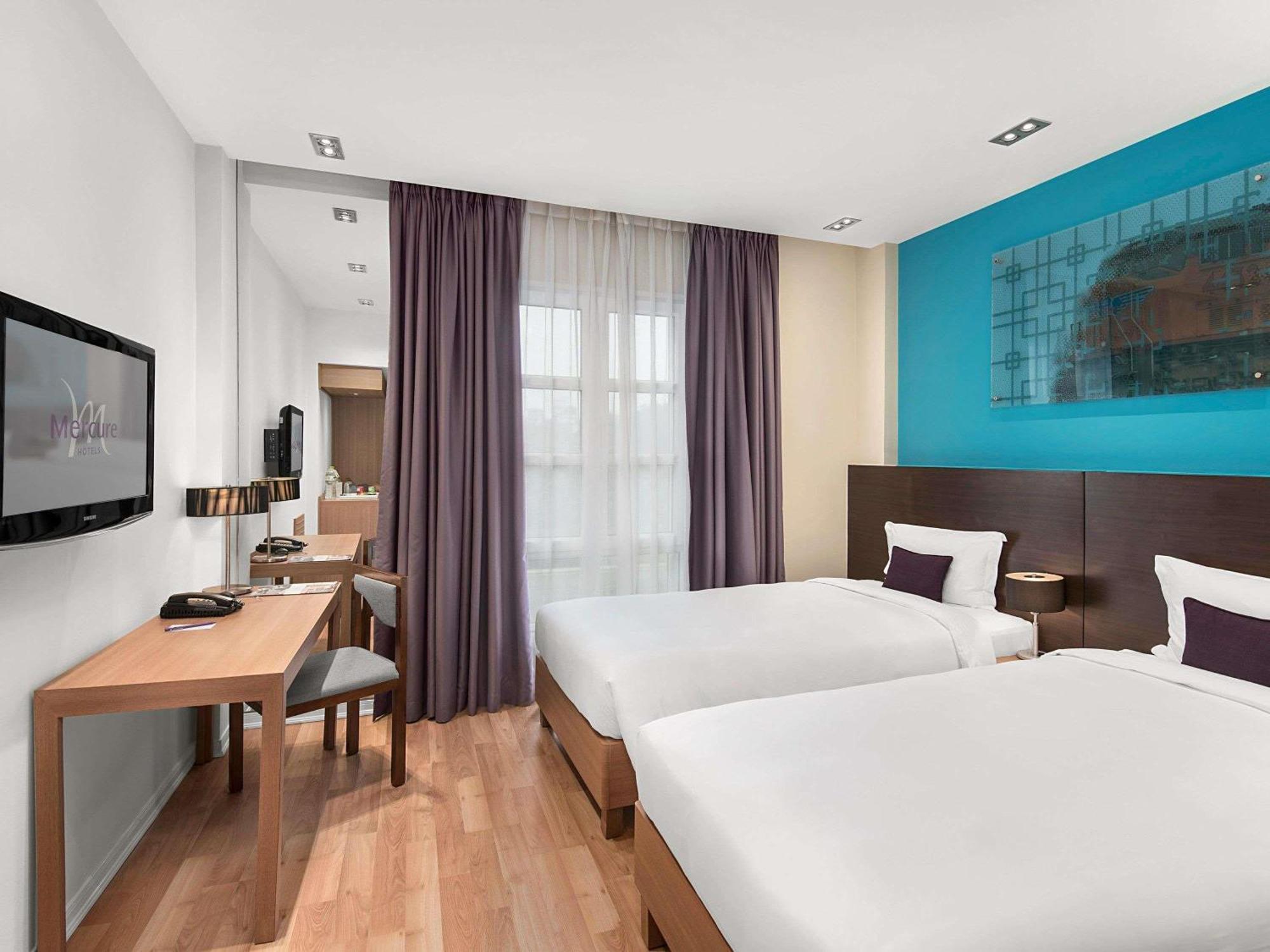 Classic Twin Room City View