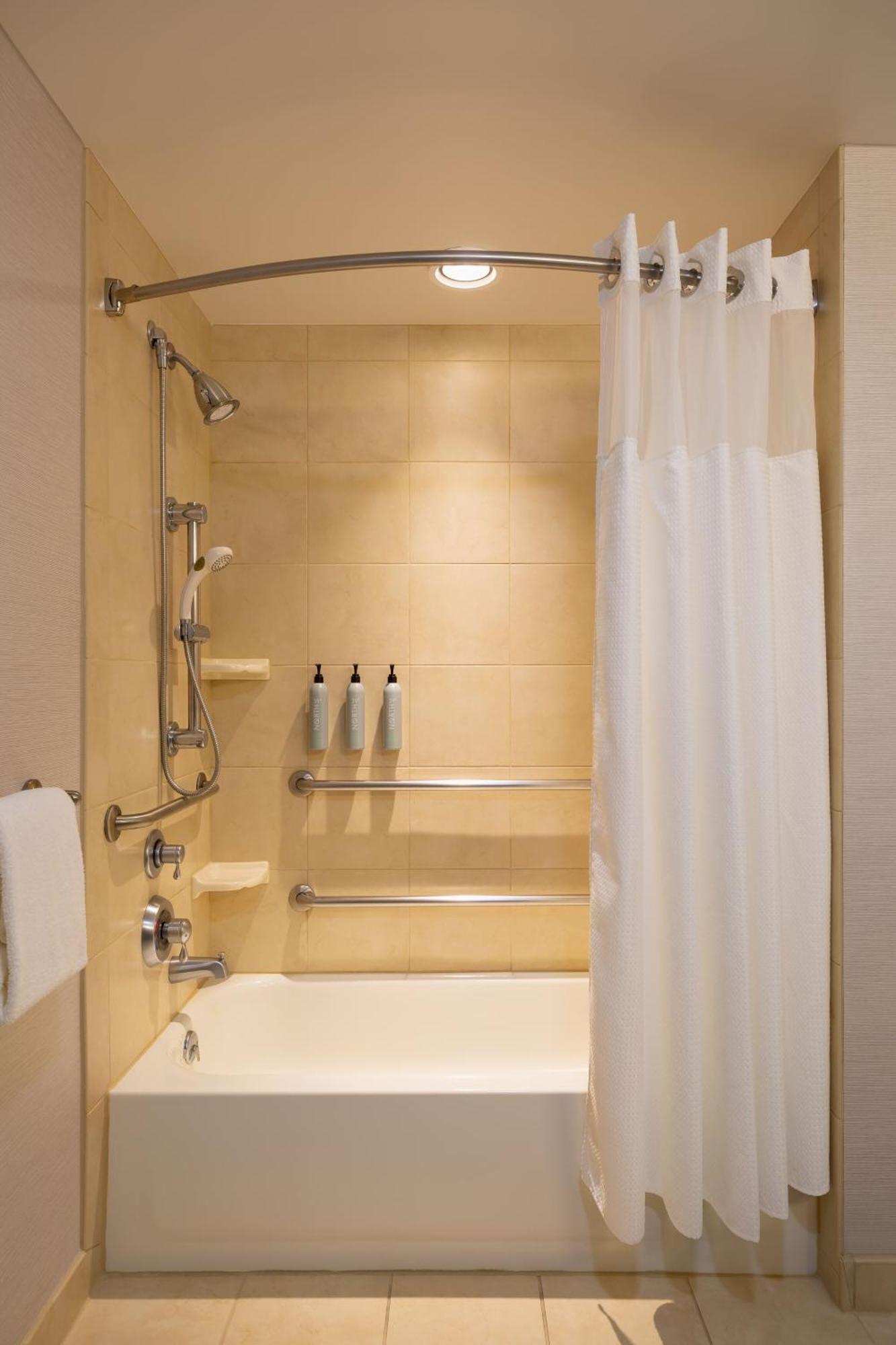 Room Two Specialty Beds Bathtub Mobility Access or Hearing Accessible