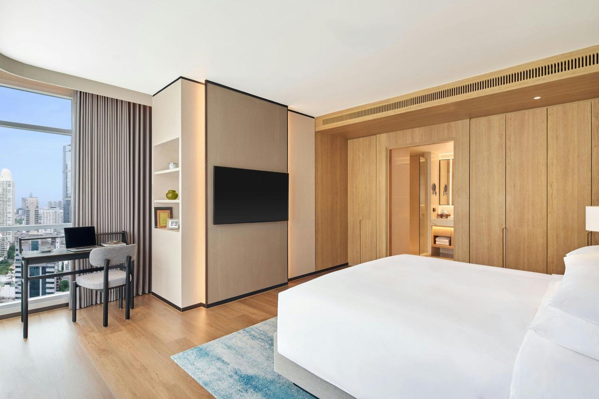 Three-Bedroom Suite City View