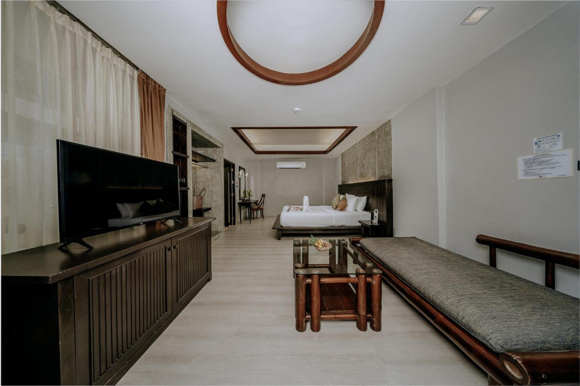 One-Bedroom Cottage Spa Bath