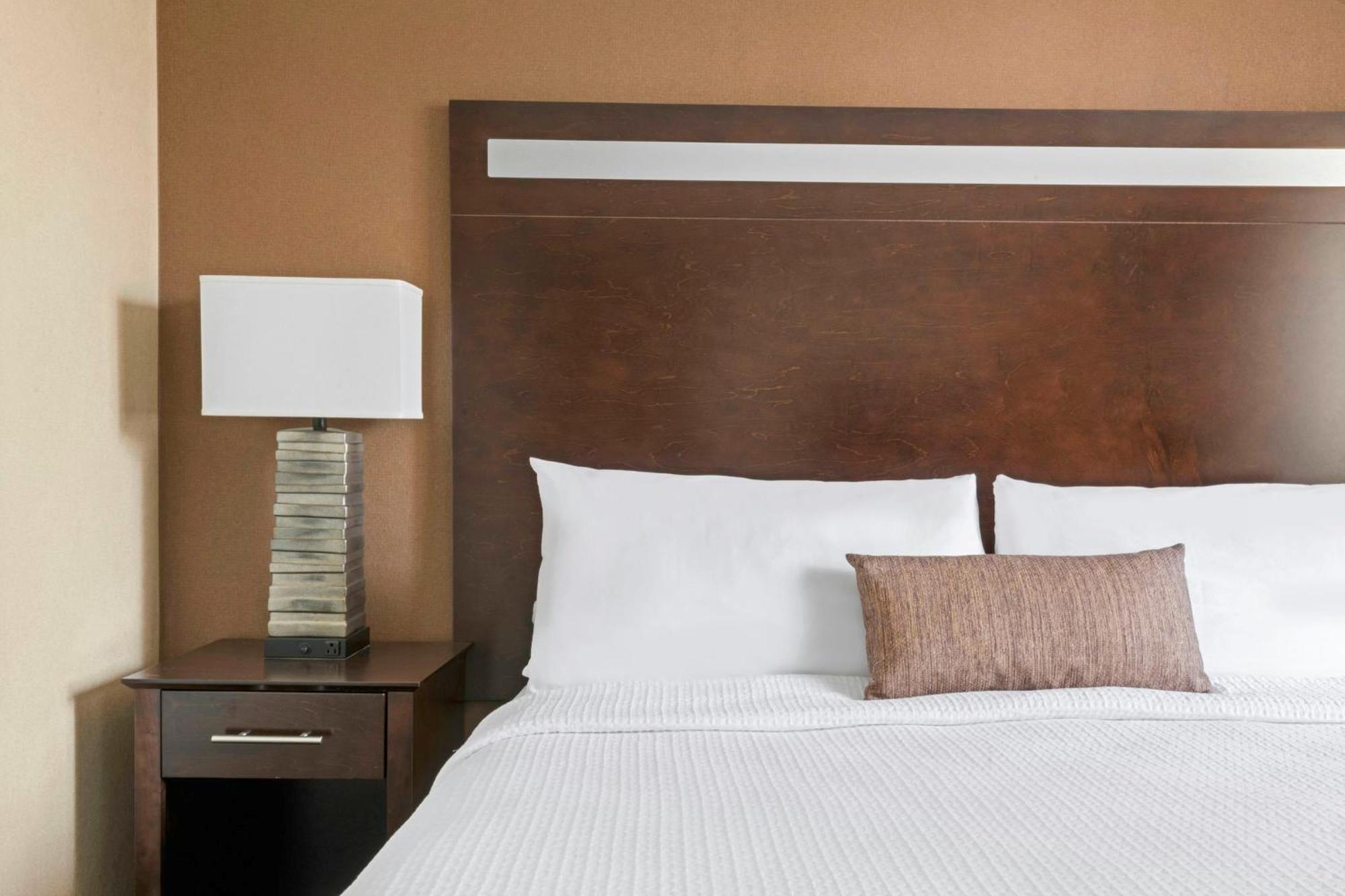 Deluxe Two-Bedroom Suite