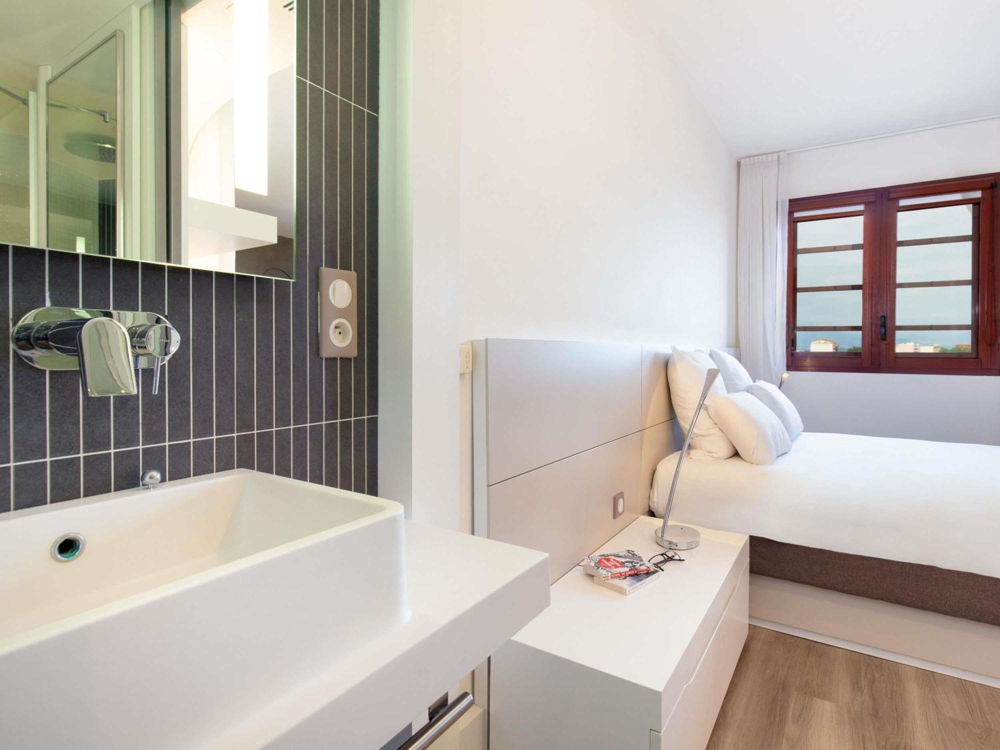Superior Suite One Double Bed One Single Bed