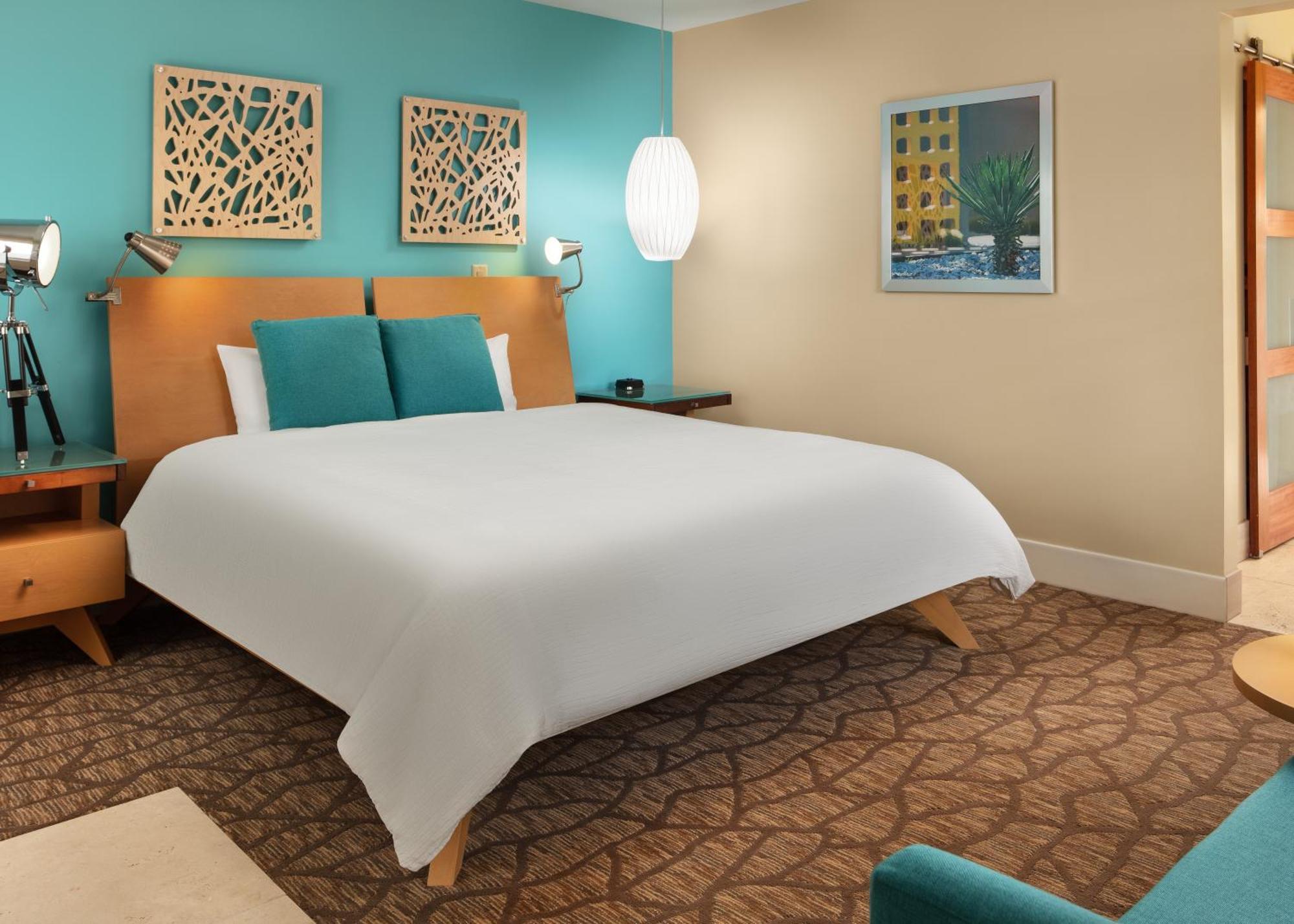 Deluxe King Room