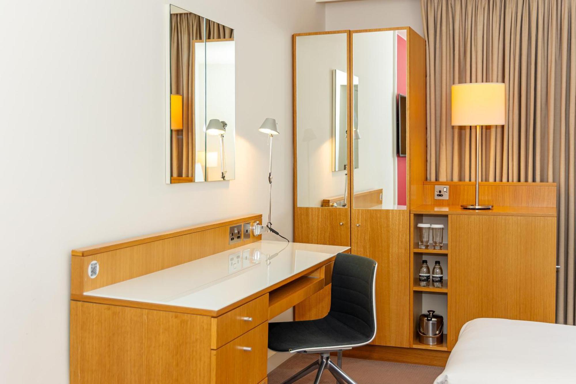 Queen Room One Single Roll-Away Bed