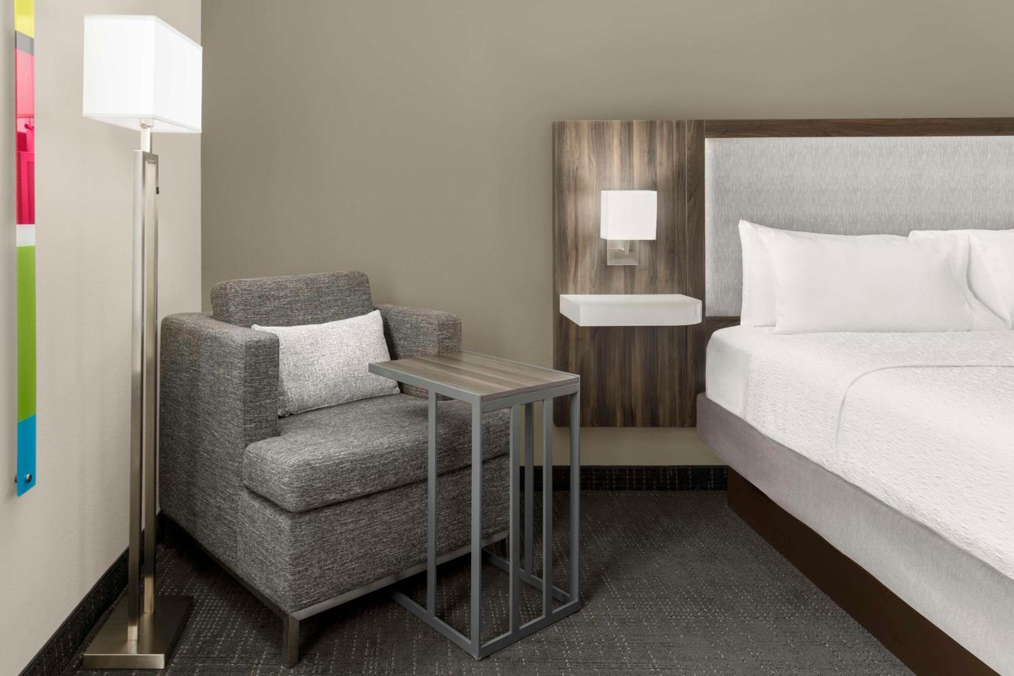 King Room King Bed Non-Smoking