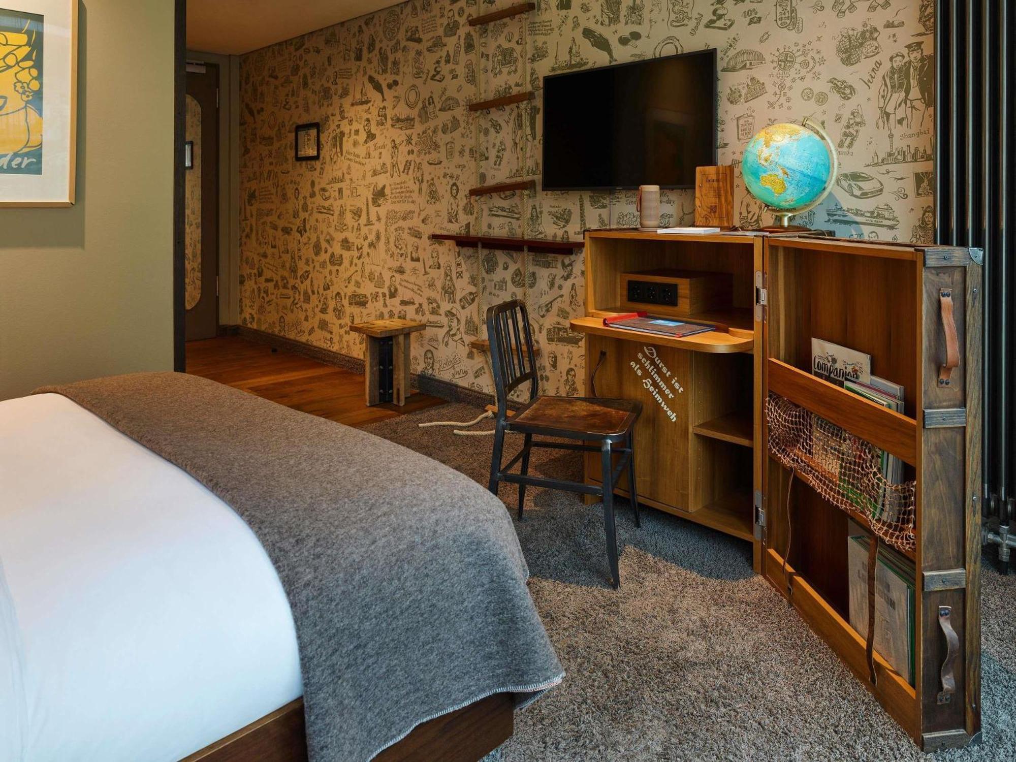 Medium Plus Room