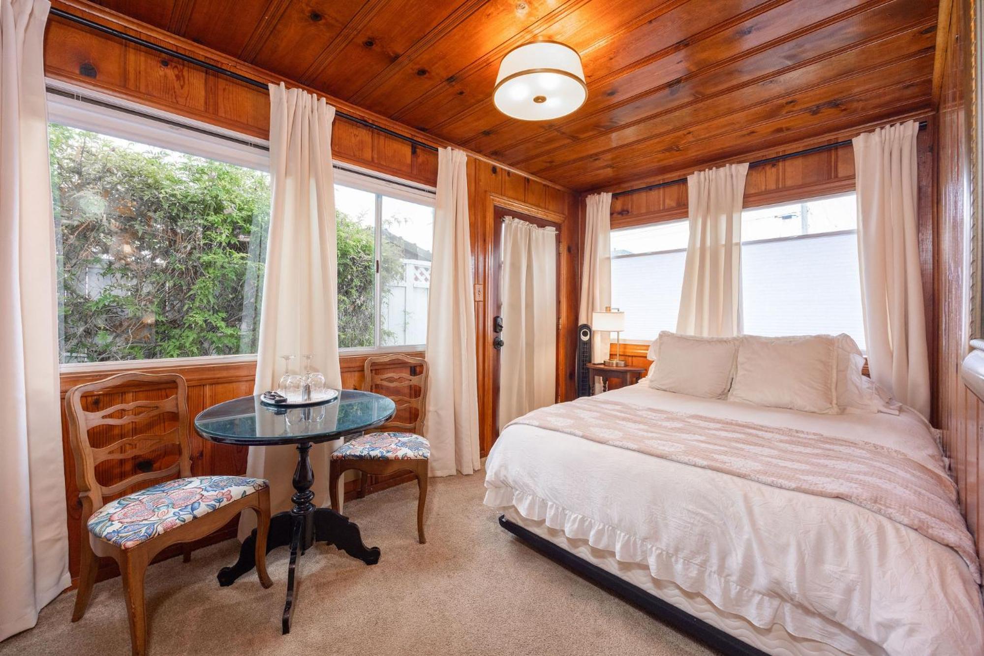 Queen Suite