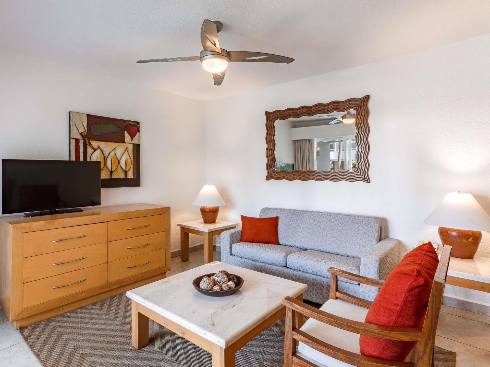One-Bedroom King Suite Sofa Bed Balcony or Terrace Two Bathrooms