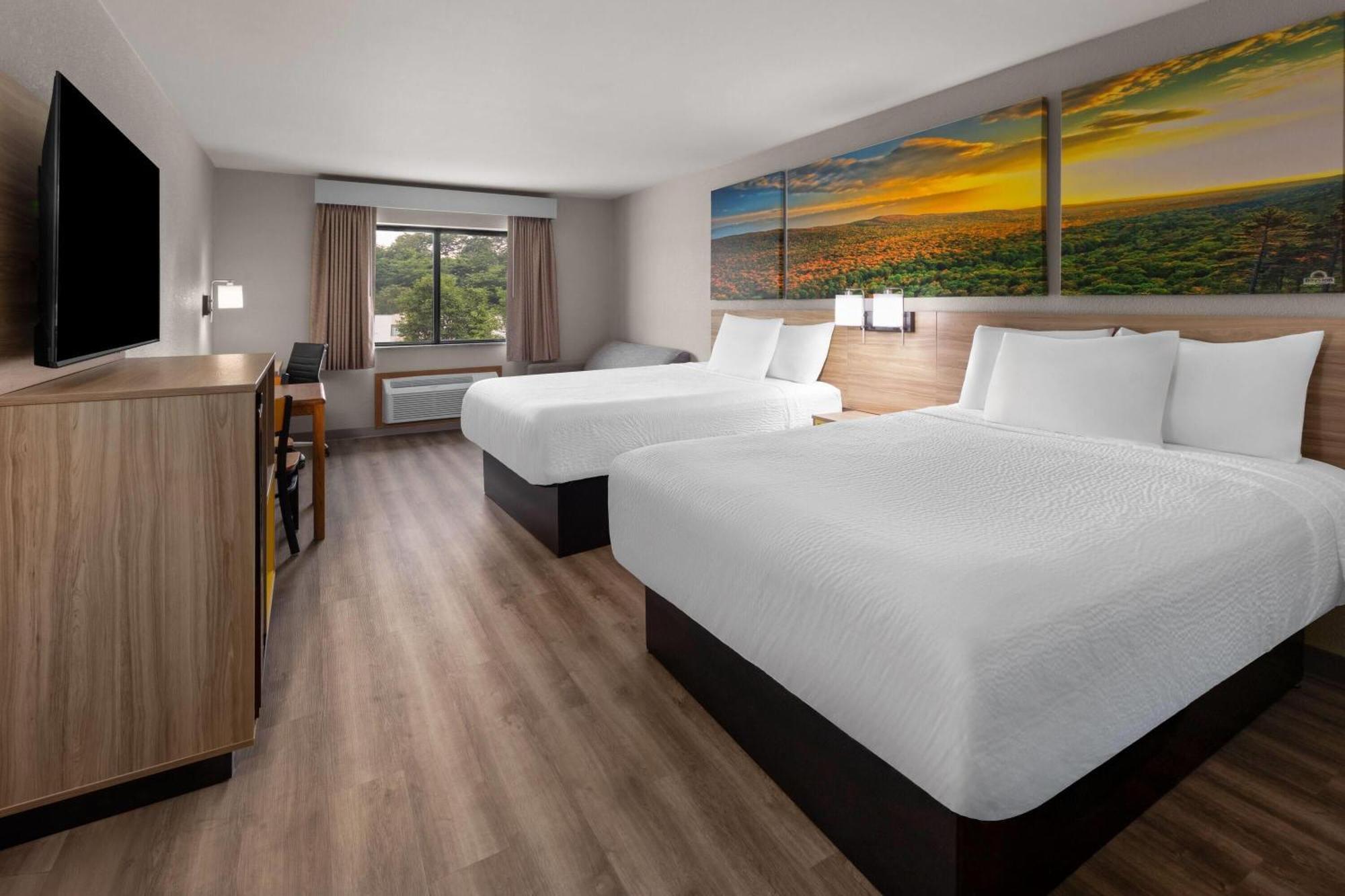Deluxe Queen Room Two Queen Beds Non-Smoking