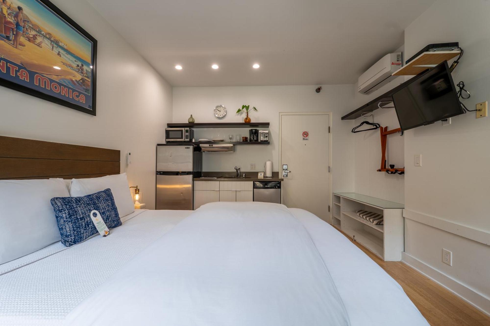Queen Studio