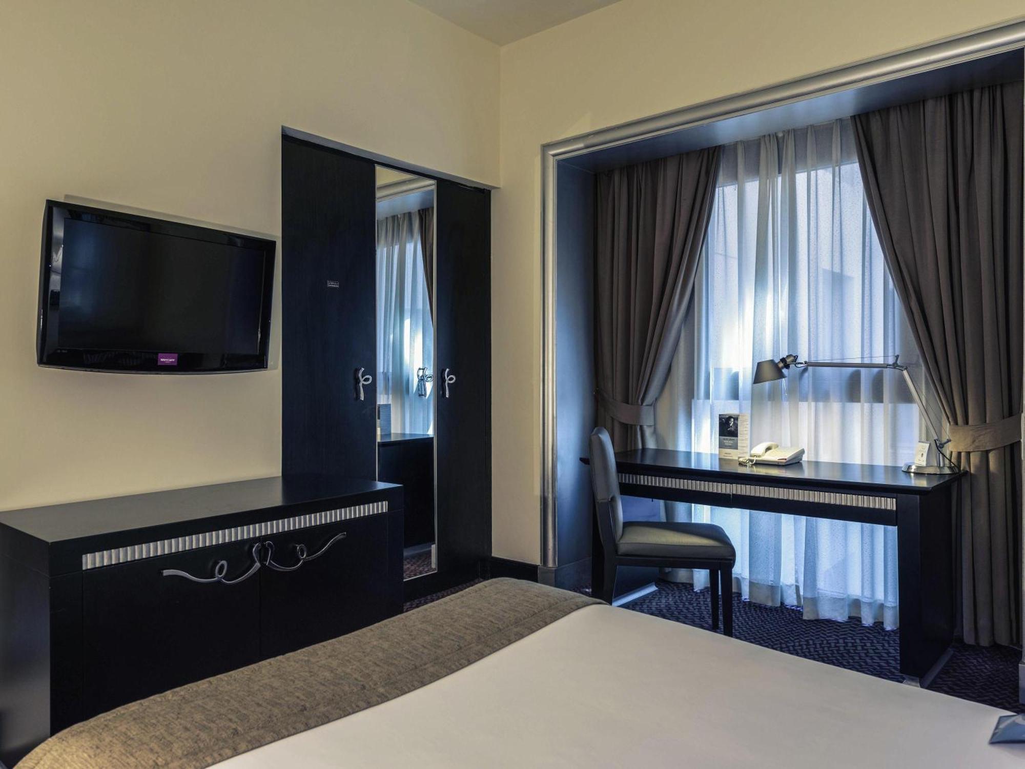 Family Room Complimentary Shuttle Service to La Mer Beach Dubai Mall or Burj Khalifa & other Malls Drop Off Only Fixed Timing