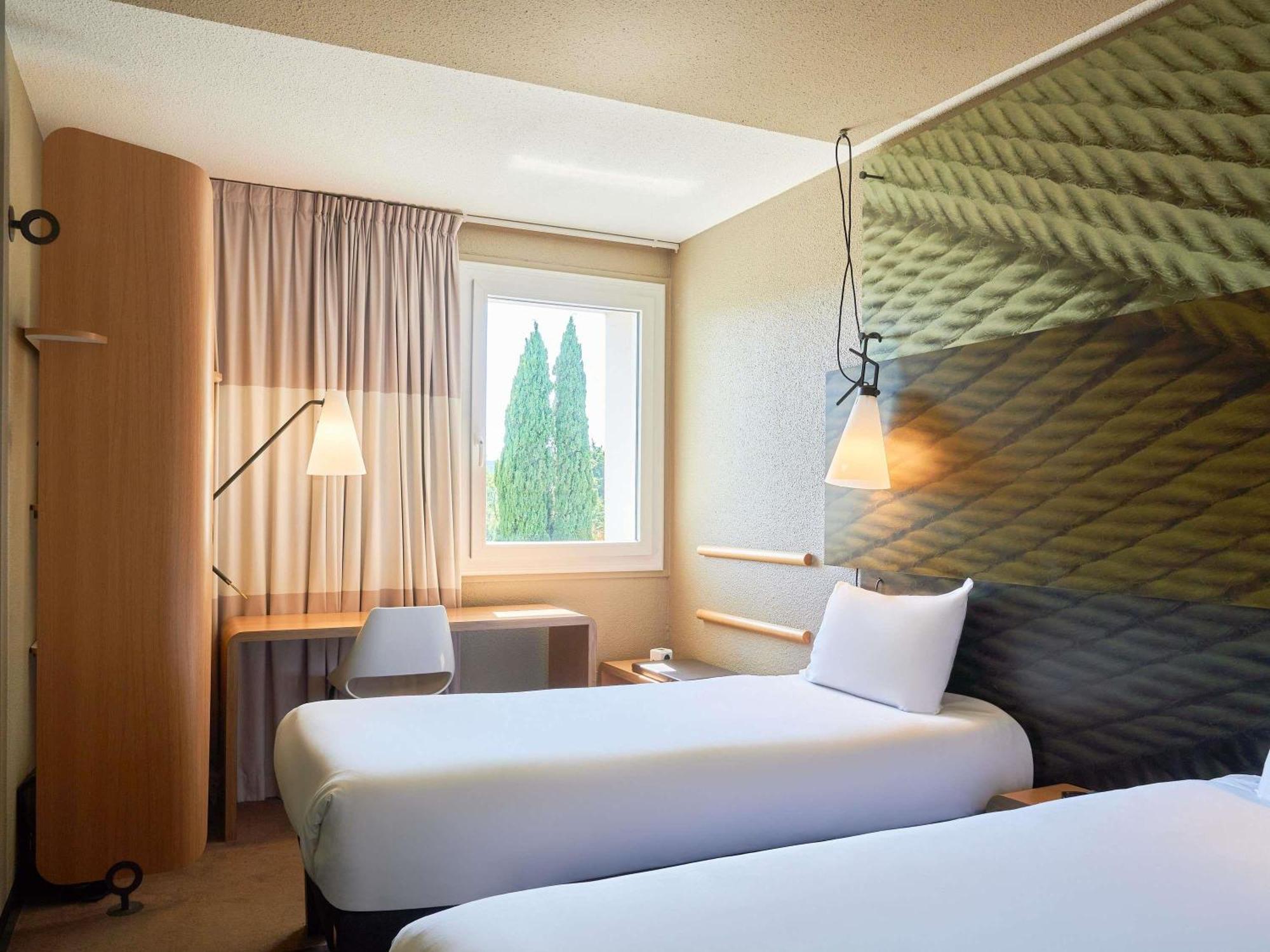 Standard Room Two Single Beds