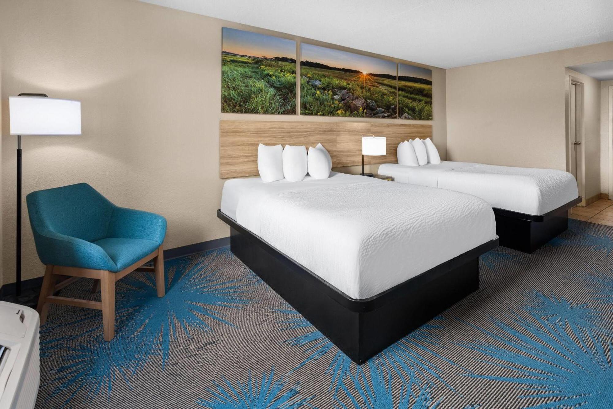 Queen Room Two Queen Beds Non-Smoking