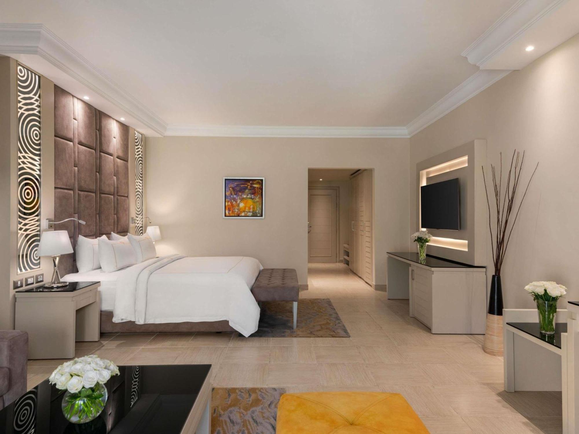 Deluxe Room King Bed