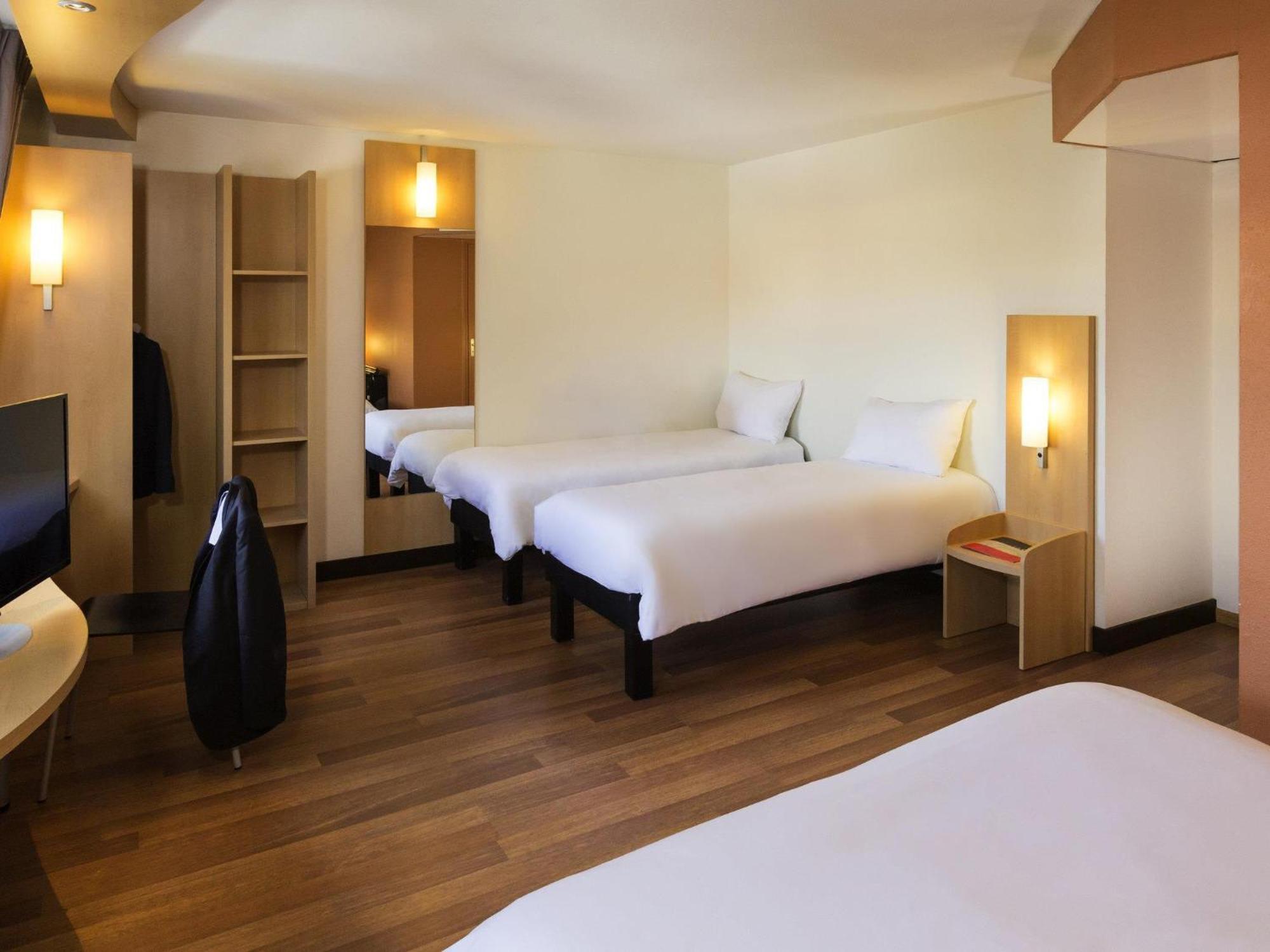 Standard Double Room Twin Beds