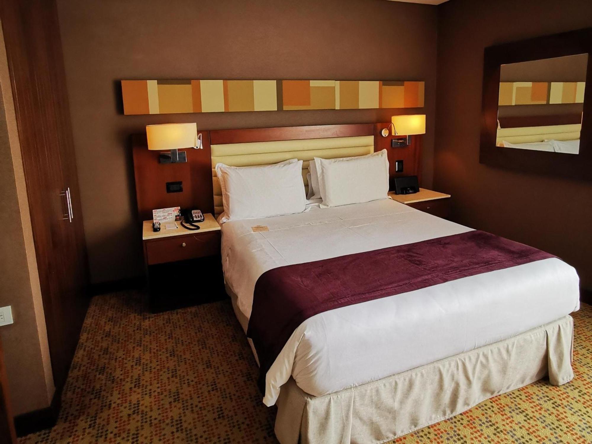 Standard Queen Room