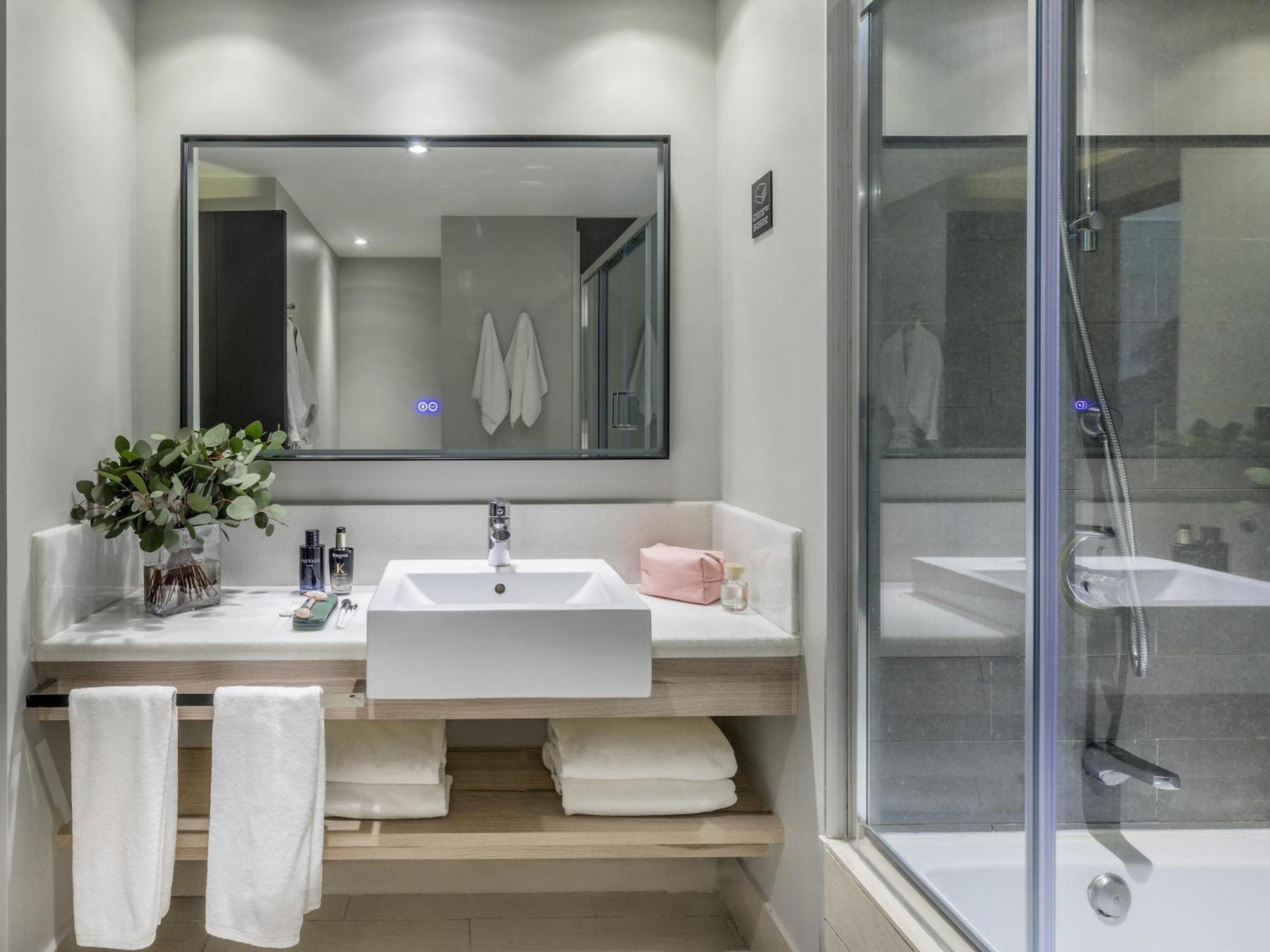 Junior King Suite