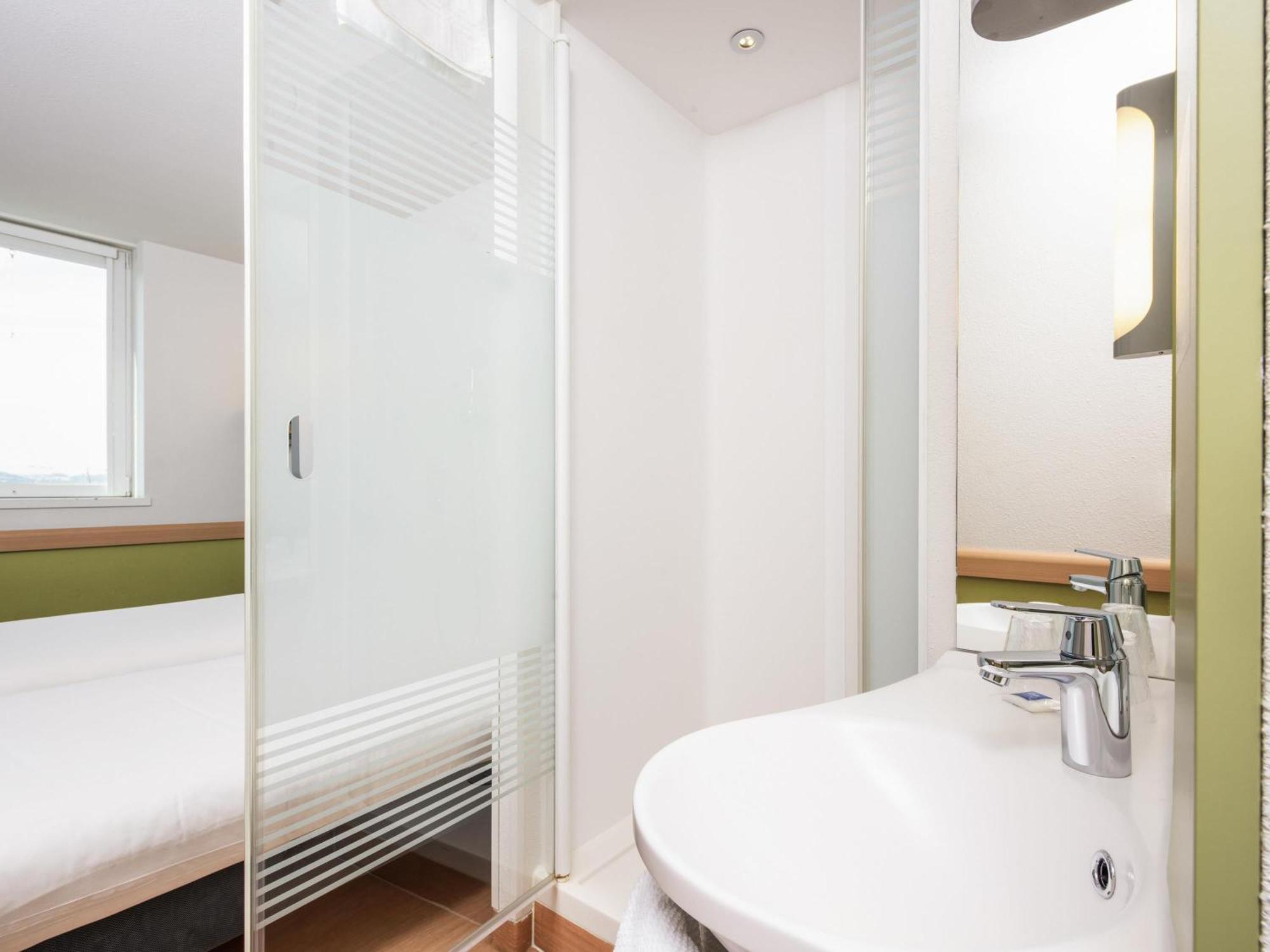 Economy Triple Room