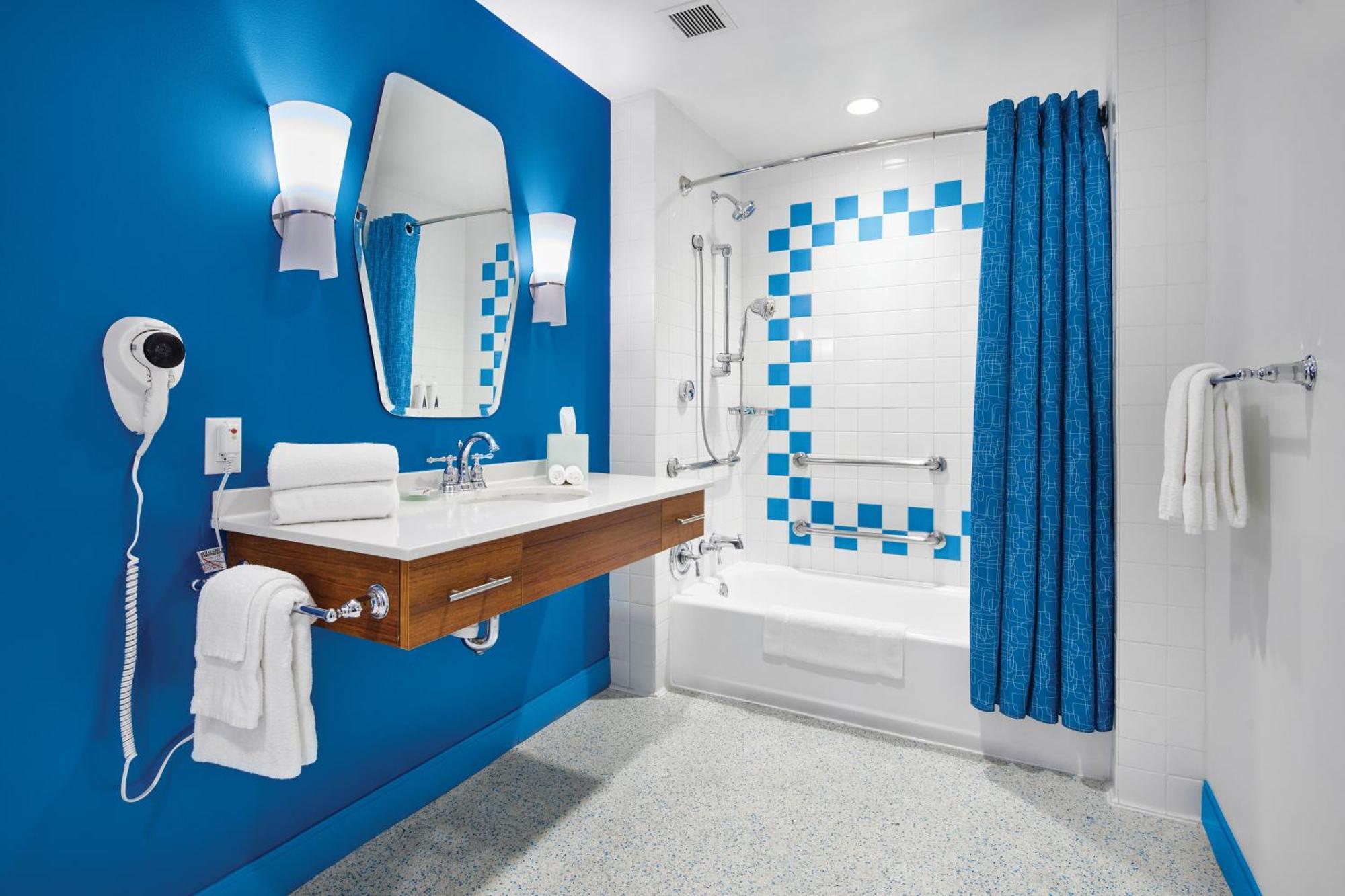 Standard Room ADA Tub Poolside Mobility Accessible Includes Early Park Admission
