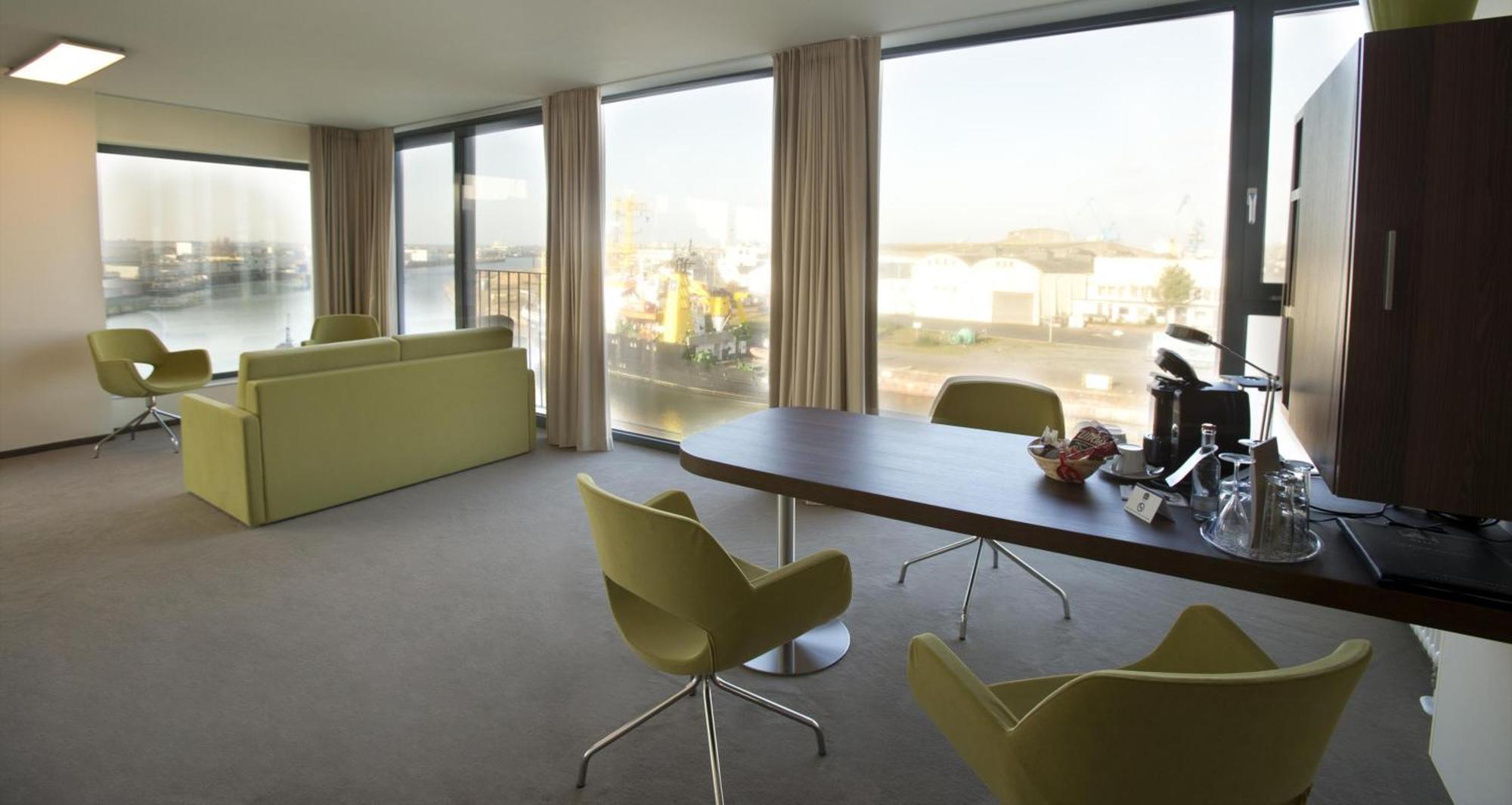 Twin Suite Sofa Bed Harbour View