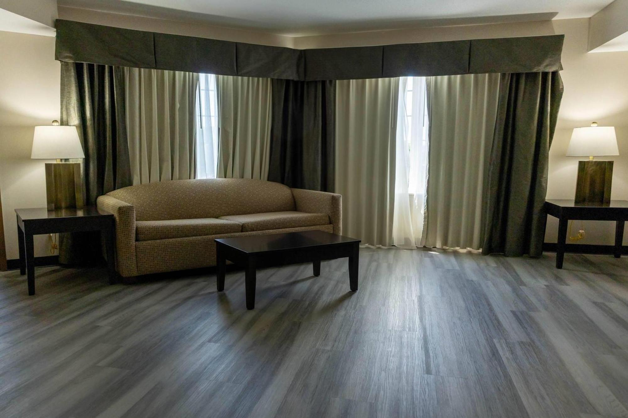 King Executive Suite Non-Smoking