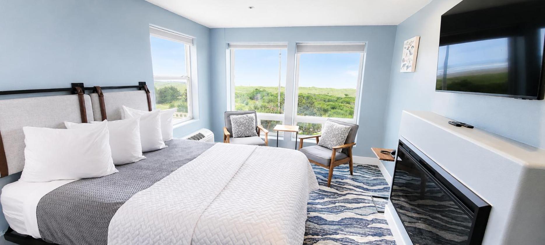 Queen Room Ocean View Spa Bath non pet friendly